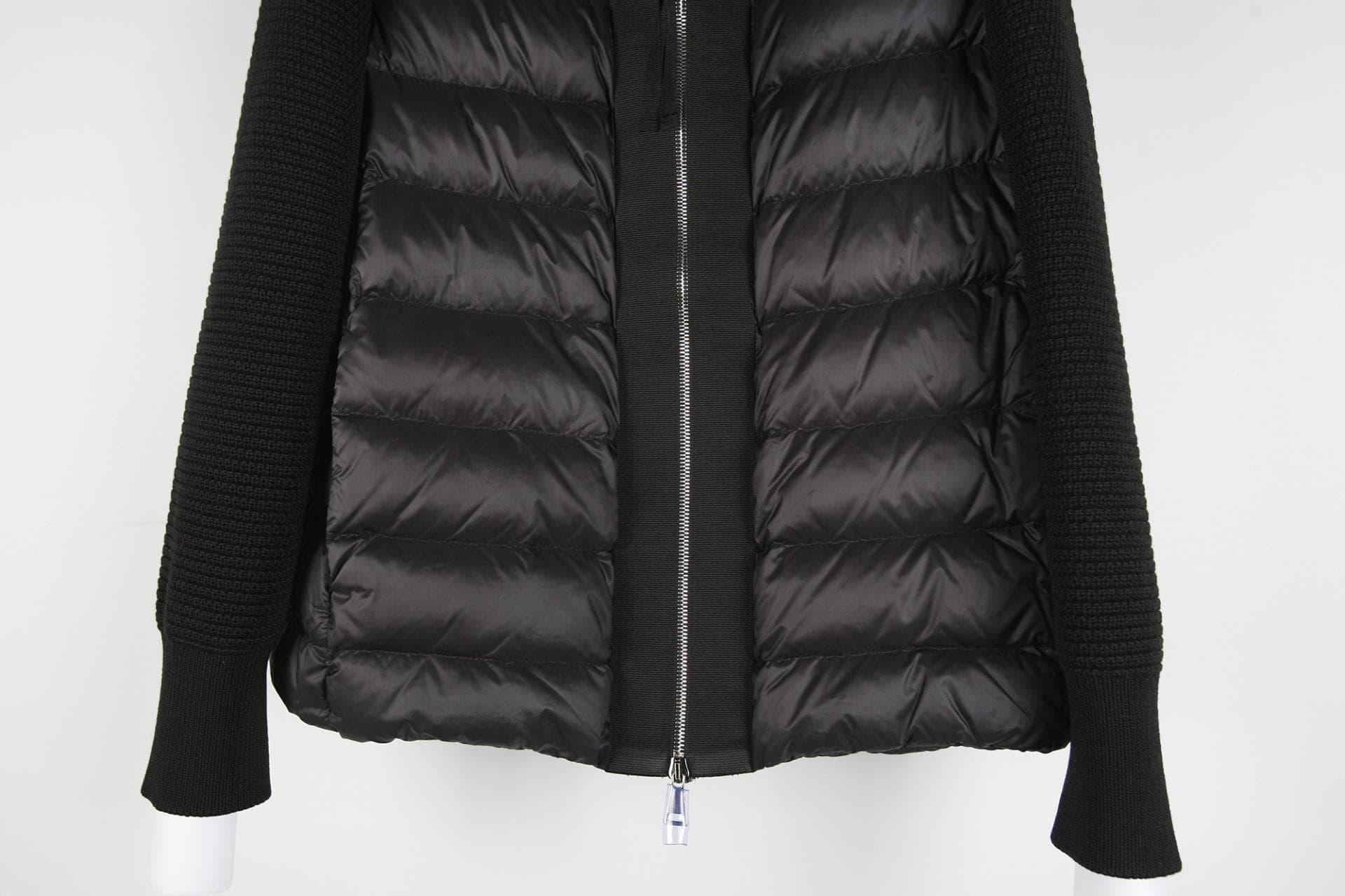 [Moncler 몽클레르] 니트 소매 패딩 점퍼 상세