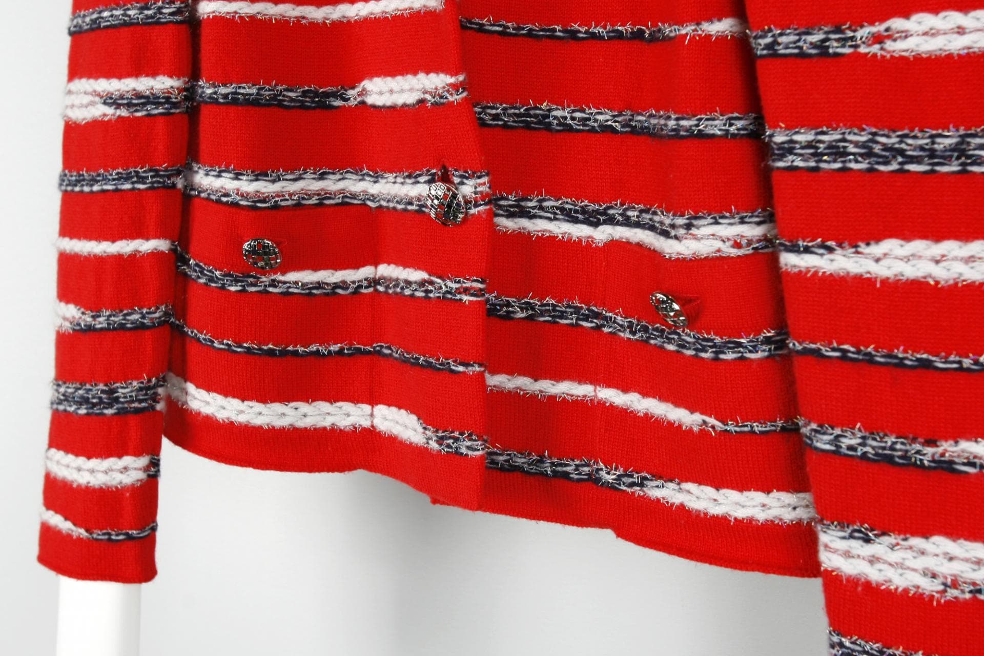 [CHANEL 샤넬] Metallic Braided 레드캐시미어가디건 상세