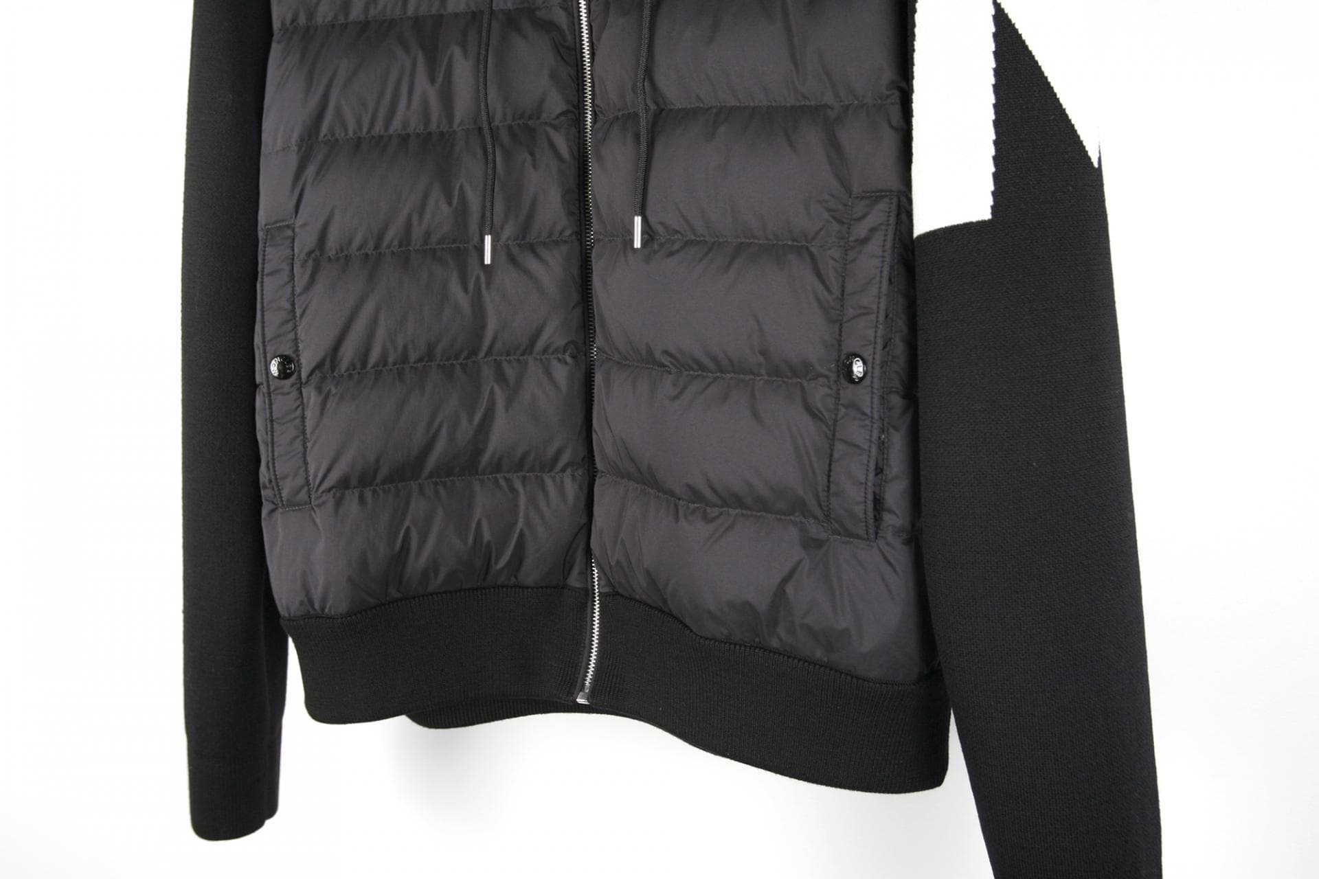 [MONCLER 몽클레르] 로고 패치 니트 후드 패딩 상세
