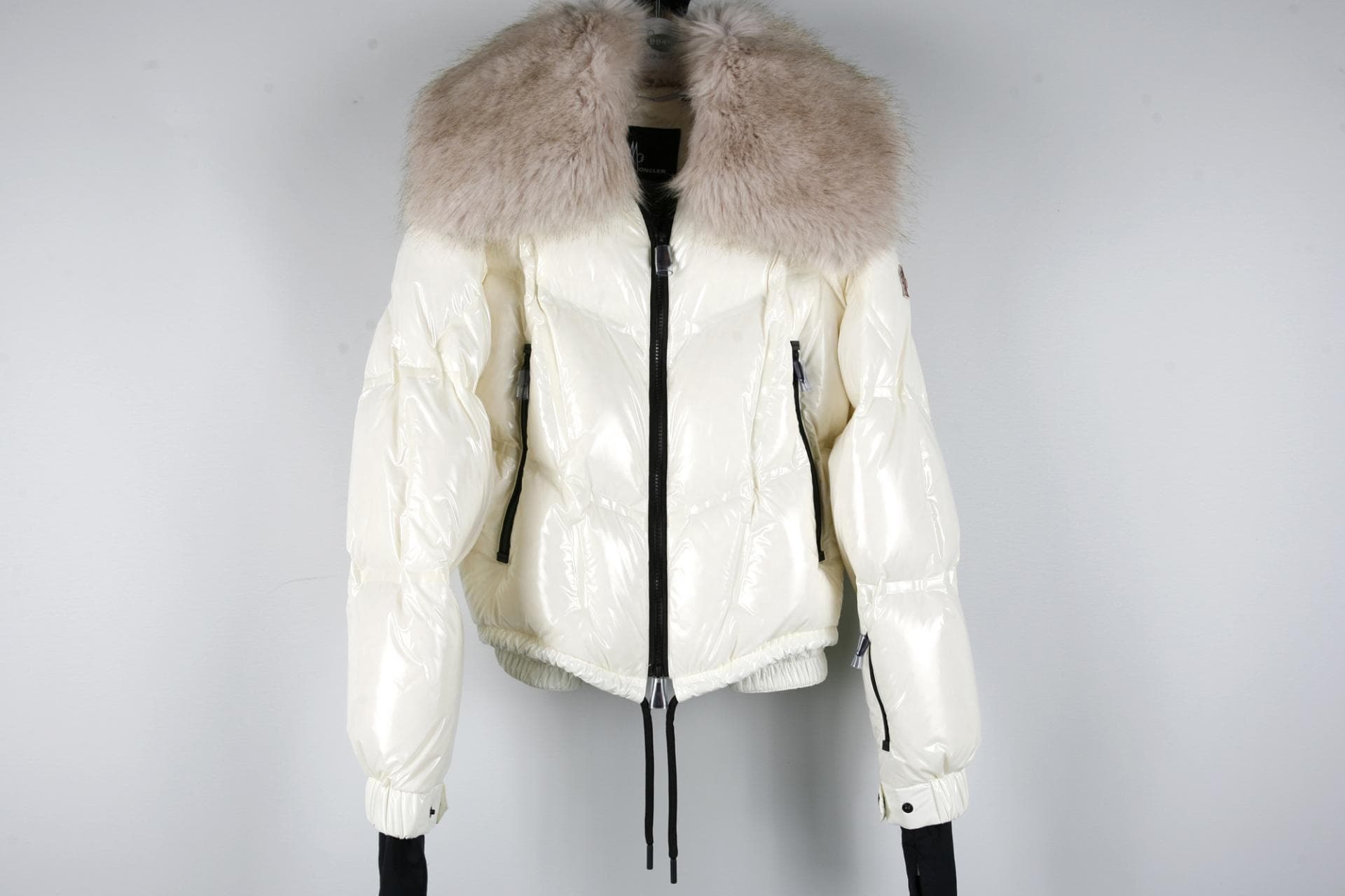 [ MONCLER 몽클레르] 퍼카라그레노블아이보리패딩자켓