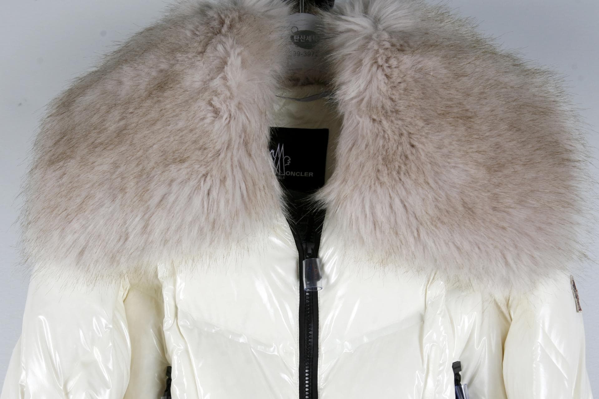 [ MONCLER 몽클레르] 퍼카라그레노블아이보리패딩자켓 상세