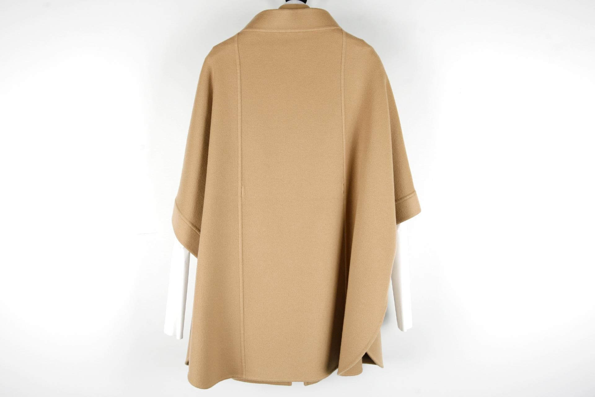 [ Loro Piana 로로피아] 솔즈버그 캐시미어 케이프 카멜 상세