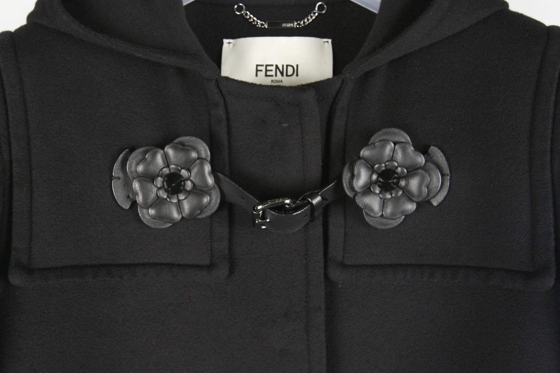 [FENDI 펜디] 콜라 스트랩 코트 상세