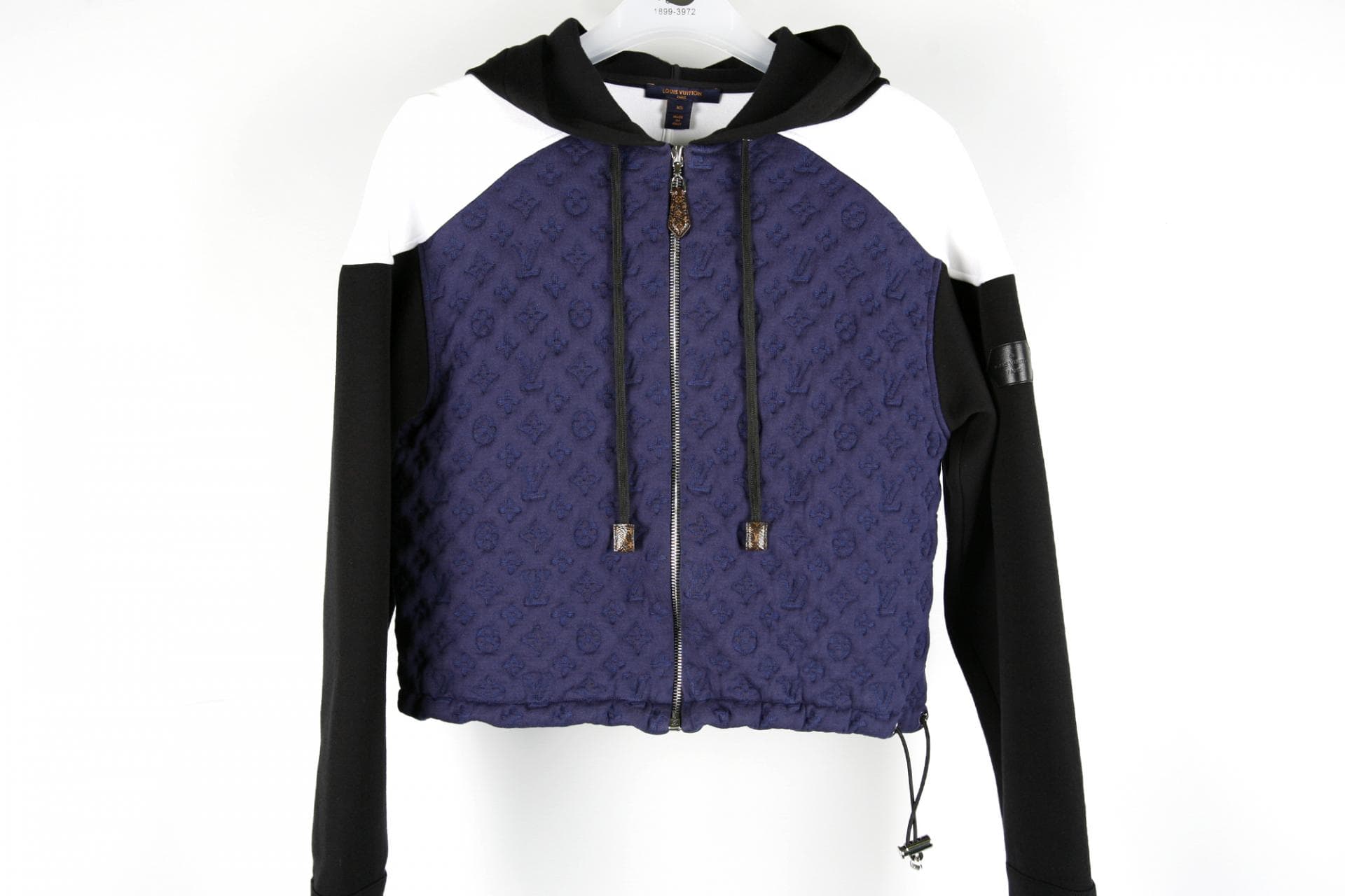 [ Louis vuitton 루이비통] 스위트엠보싱후드셔츠