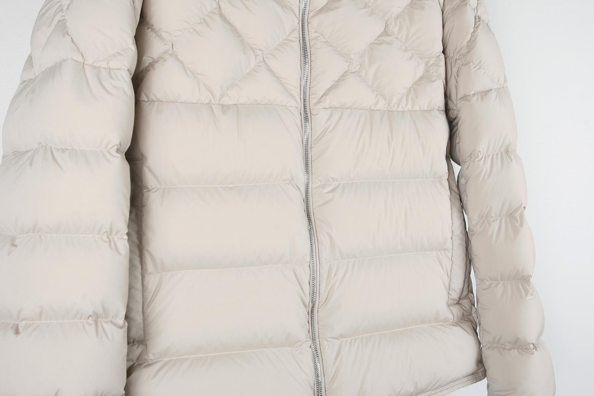 [MONCLER 몽클레르]세카두드그레이다운패딩 상세
