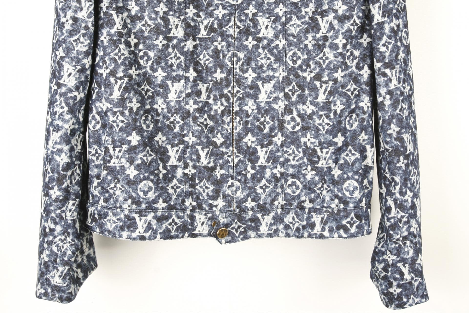 [ Louis vuitton 루이비통] 모노그램 데님 워크웨어 청자켓 상세