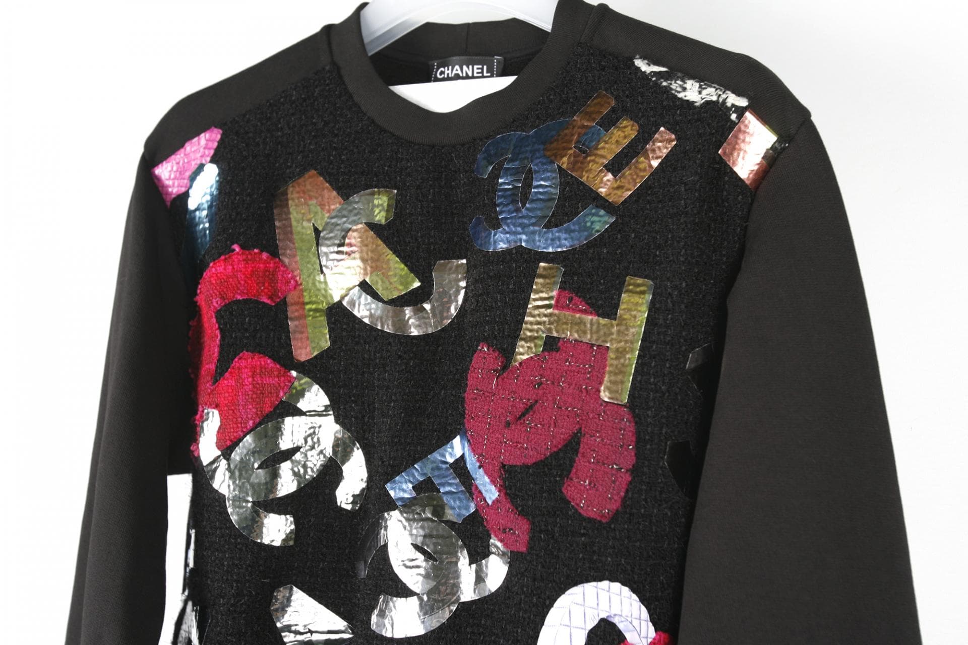 [Chanel 샤넬]Runway metallic cc logo tweed crew 셔츠 상세