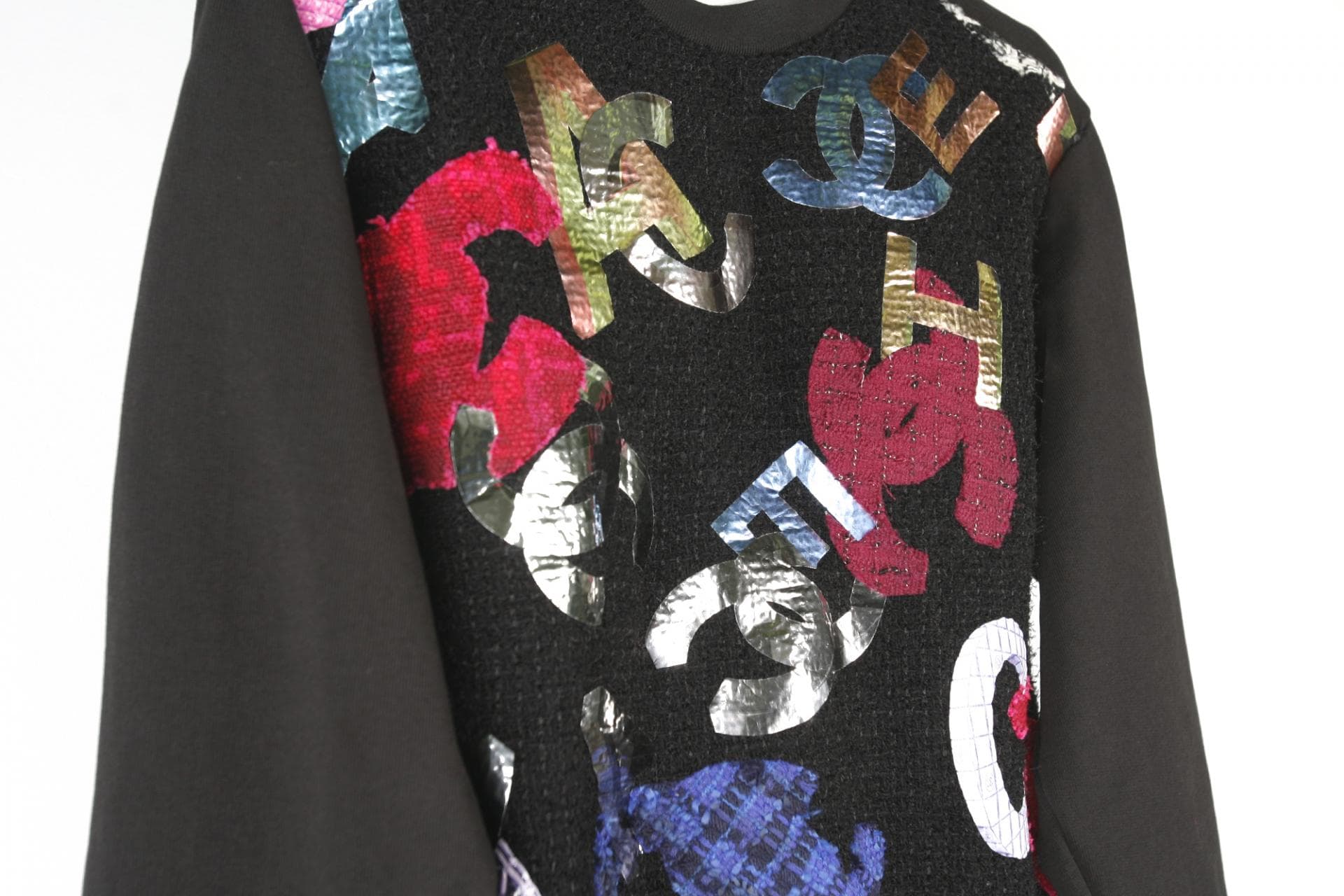 [Chanel 샤넬]Runway metallic cc logo tweed crew 셔츠 상세