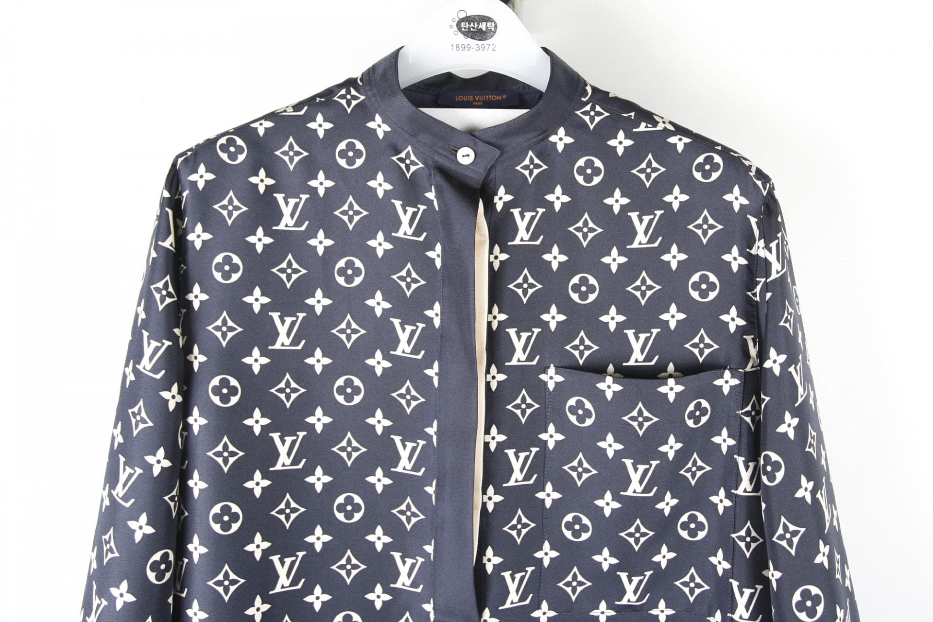 [ Louis vuitton 루이비통] 모노그램 패턴 실크네이비원피스 상세
