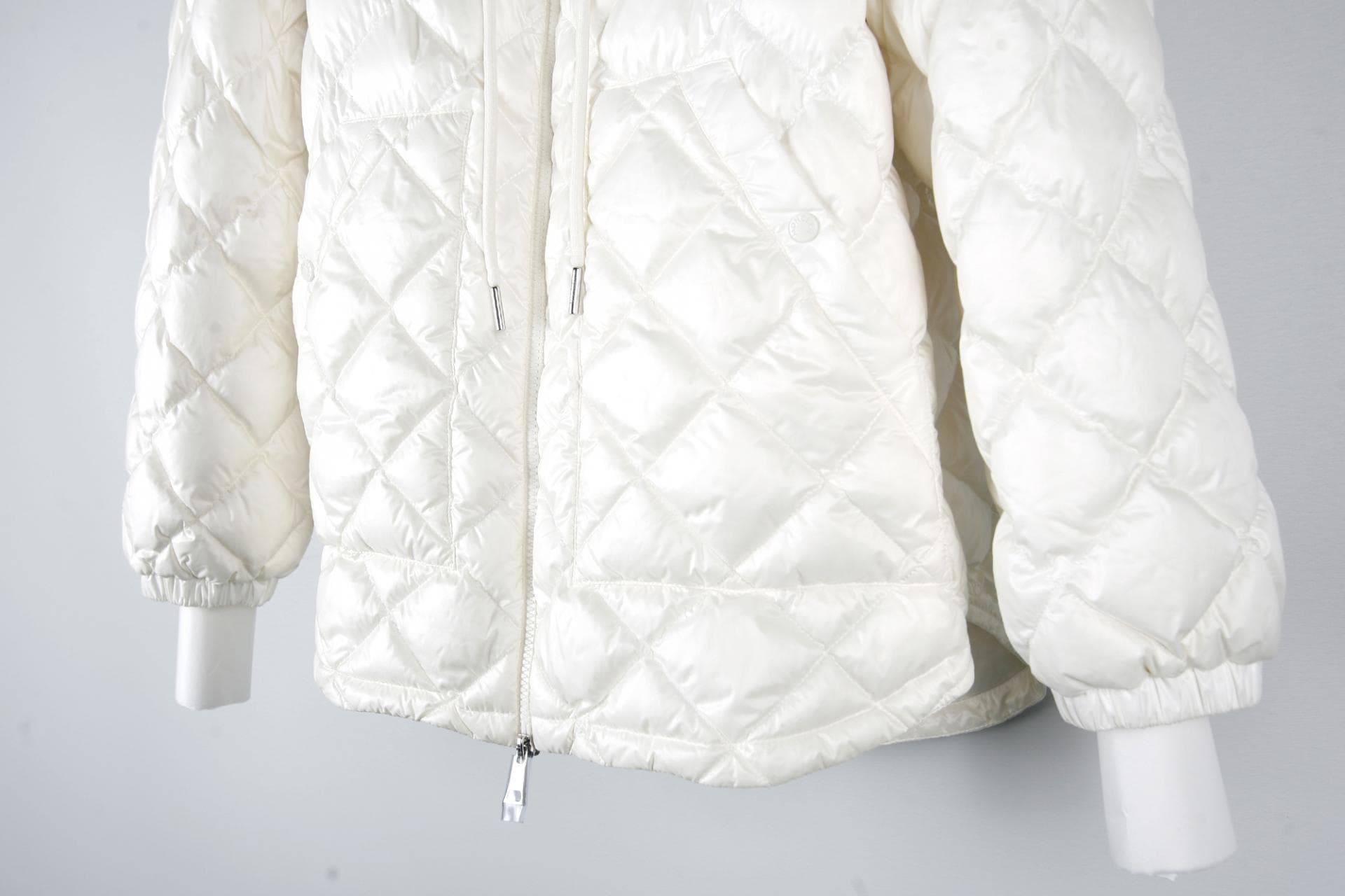 [ MONCLER 몽클레르] 퀼팅오프화이트패딩재킷 상세