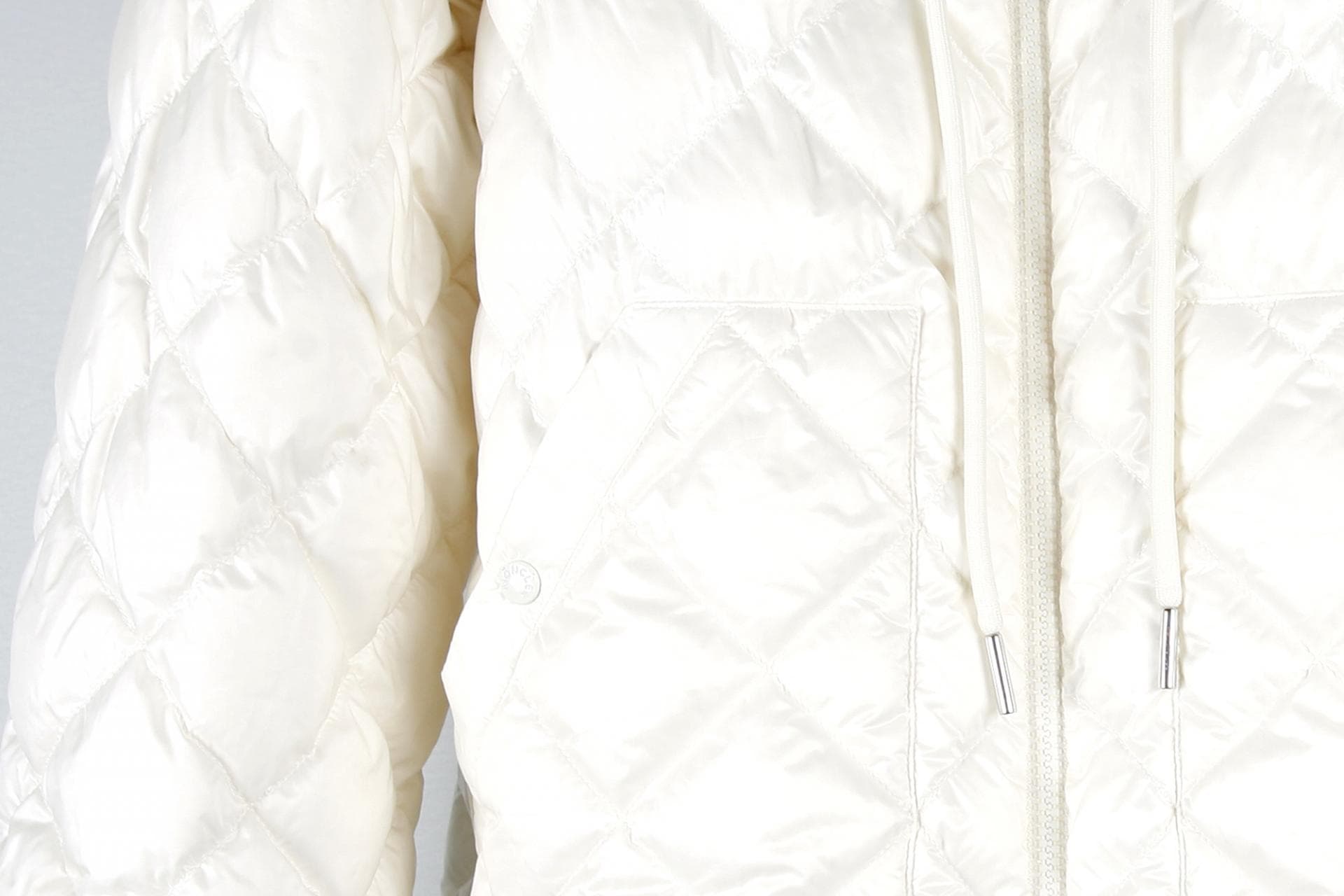 [ MONCLER 몽클레르] 퀼팅오프화이트패딩재킷 상세