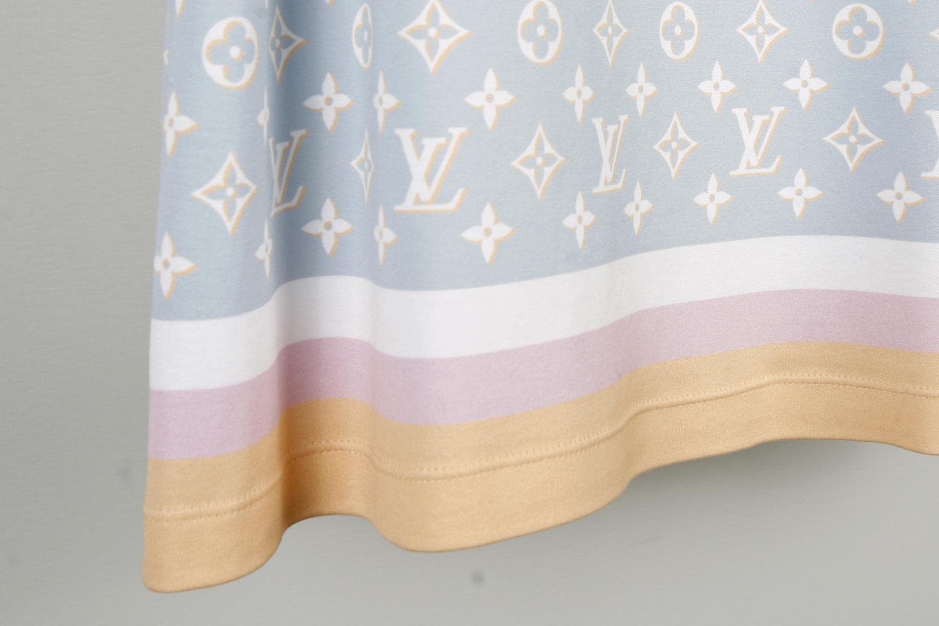 [ Louis vuitton 루이비통 ] 모노그램 티셔츠원피스 아이스블루 상세