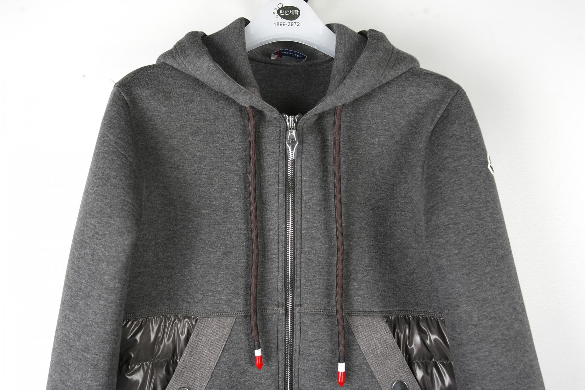 [MONCLER 몽클레르]퍼퍼 나일론 패널링 지퍼 후드티 상세