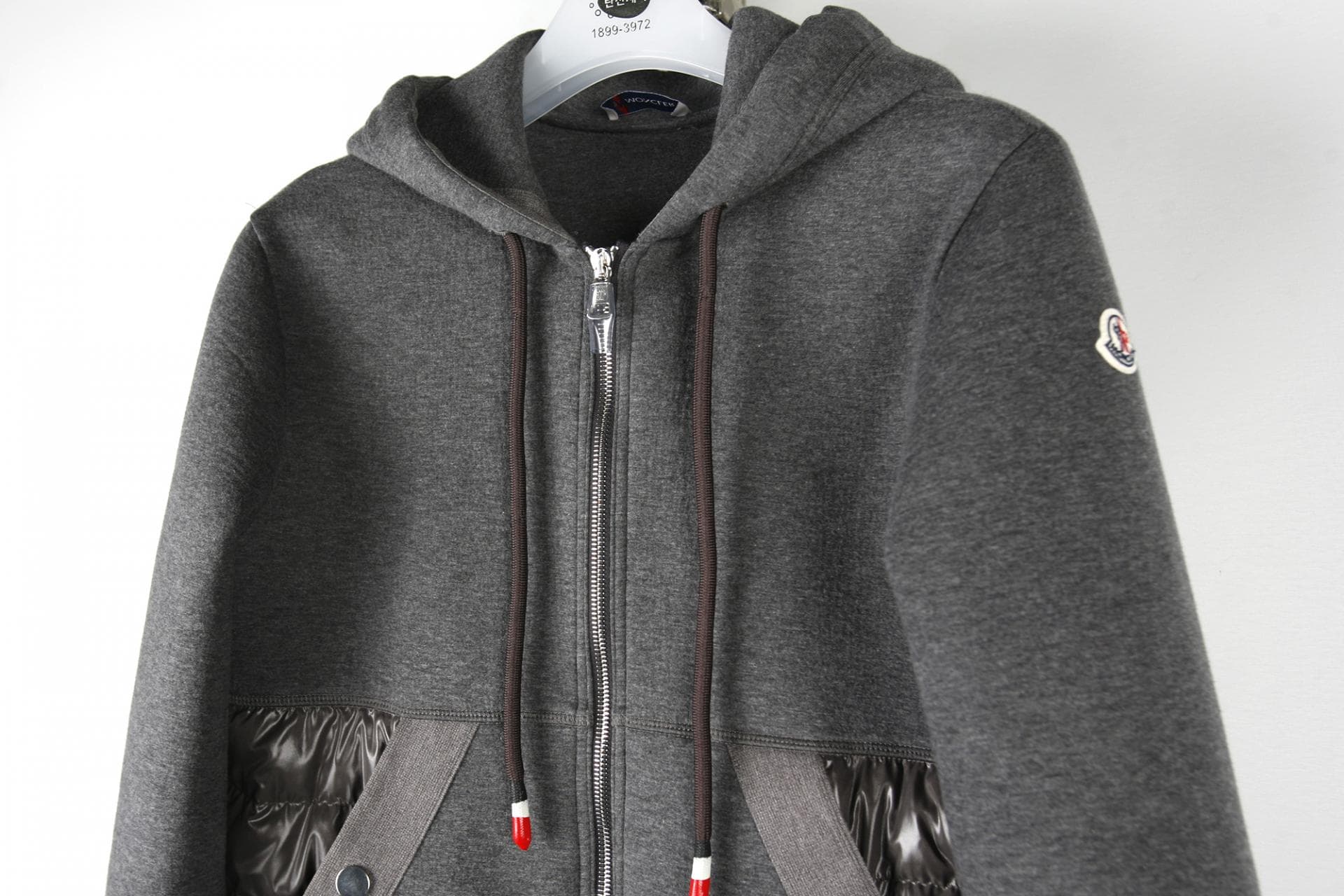 [MONCLER 몽클레르]퍼퍼 나일론 패널링 지퍼 후드티 상세