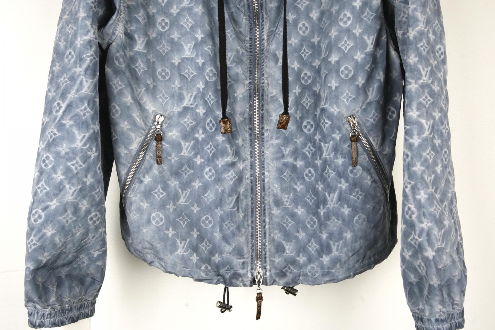 [ Louis vuitton 루이비통]모노그램후드지퍼재킷 상세