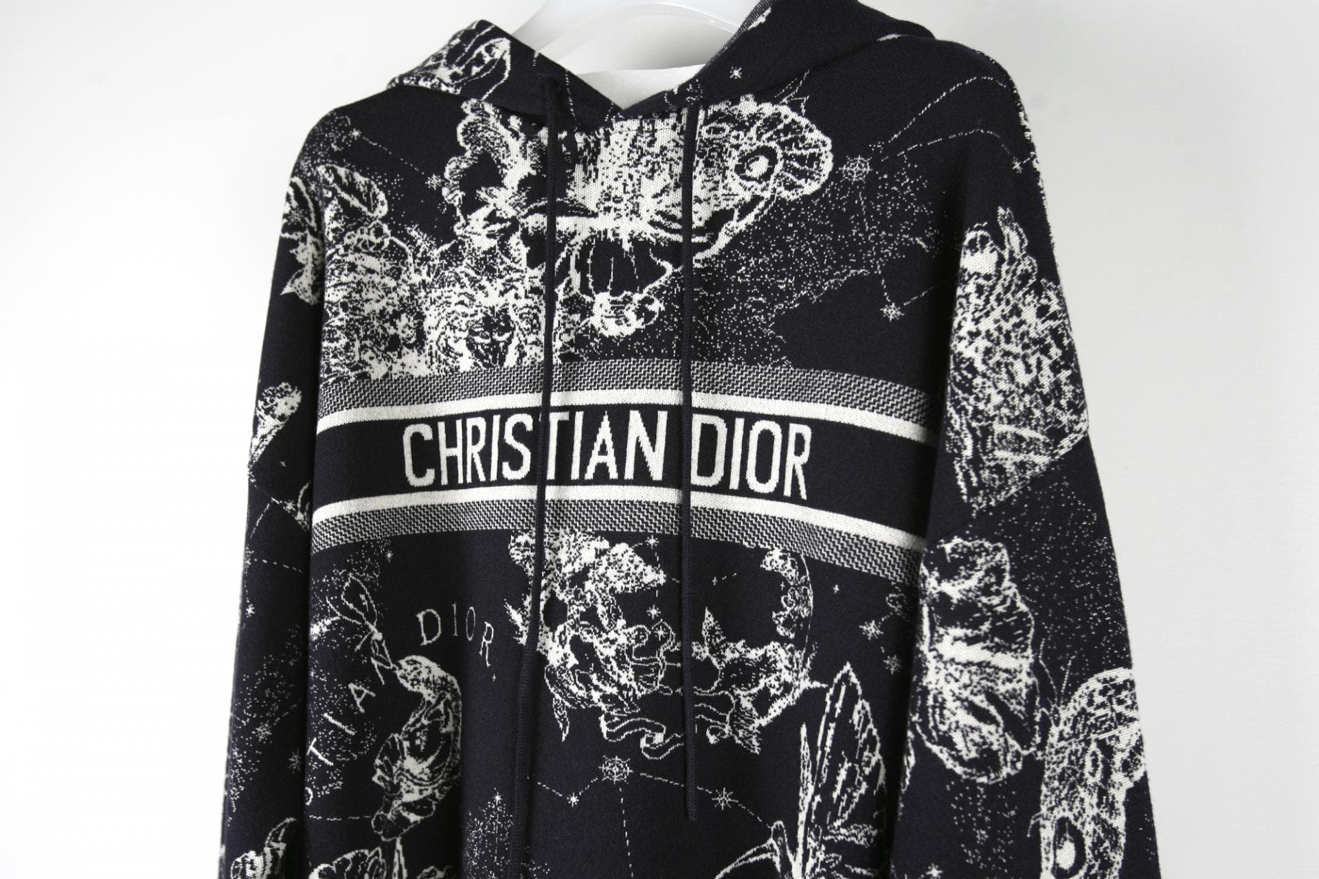 [DIOR 디올] 파커트왈두주이후드니트 상세
