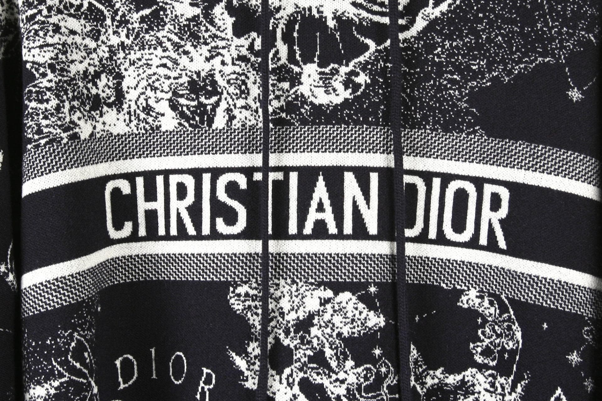 [DIOR 디올] 파커트왈두주이후드니트 상세