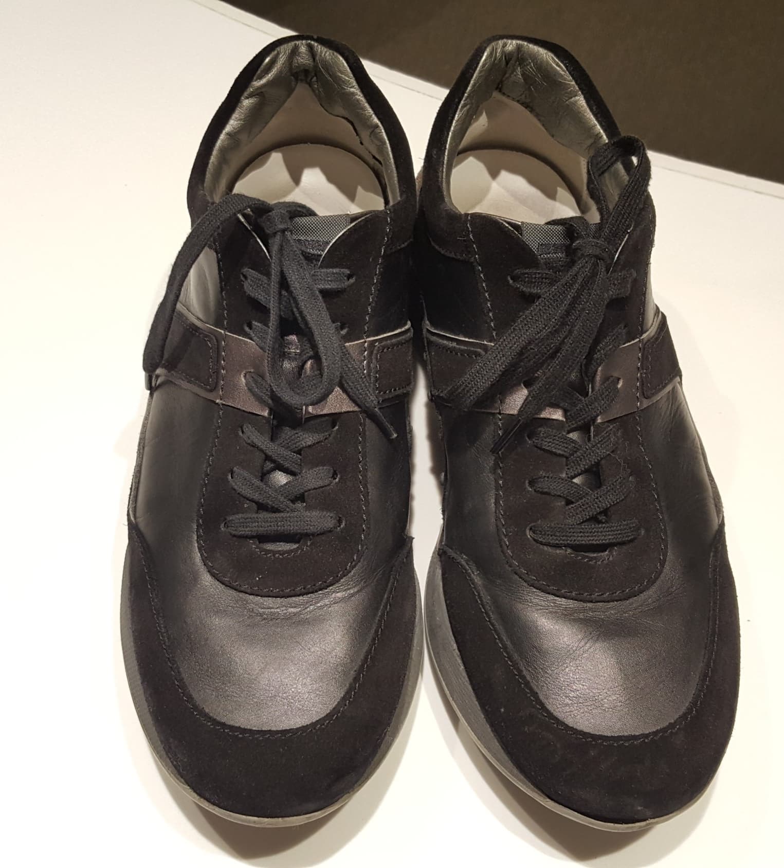 [TODS 토즈] 스니커즈 뒷굽 수선