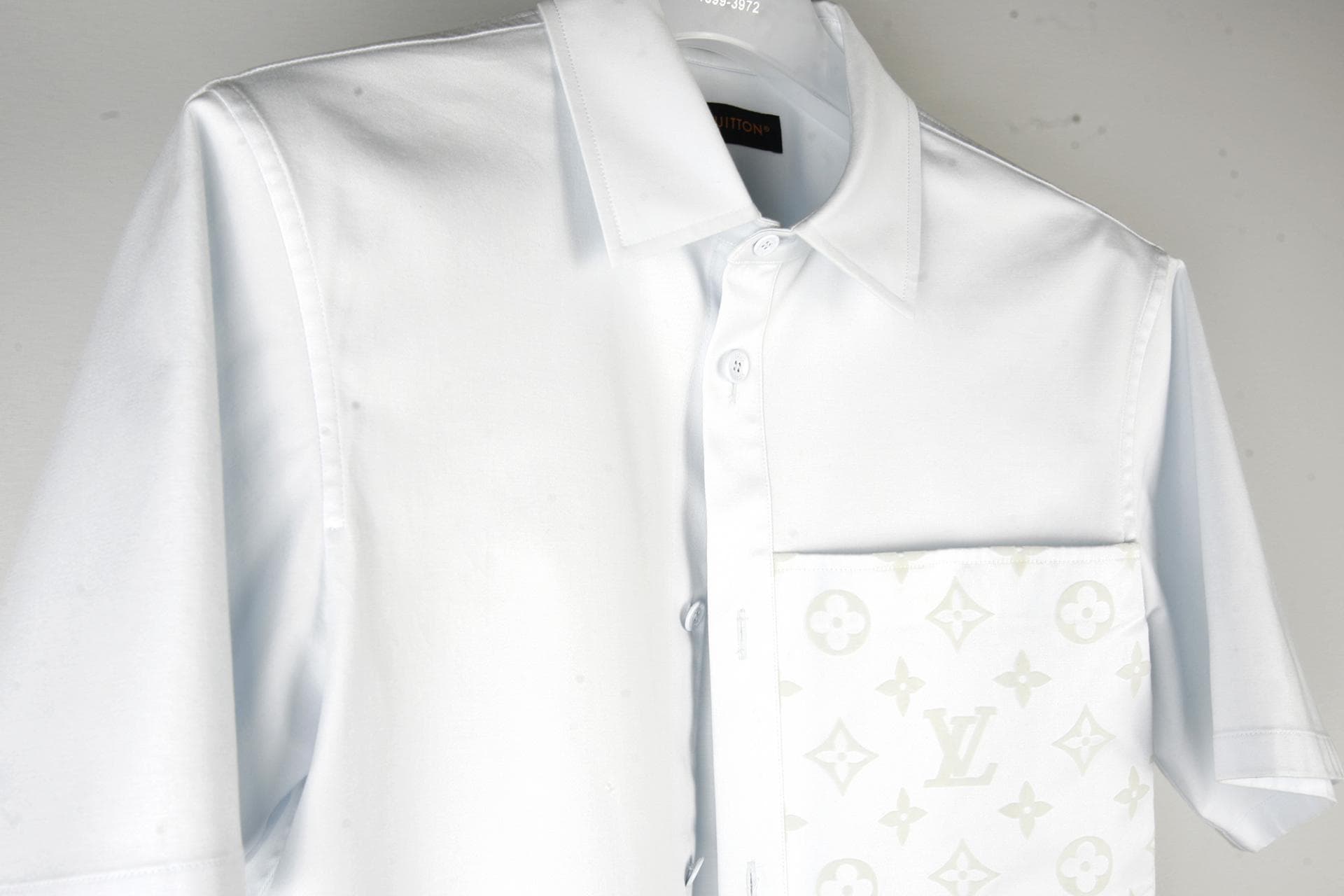 [Louis vuitton 루이비통] 플록드숏슬리브코튼셔츠아이스 블루 상세