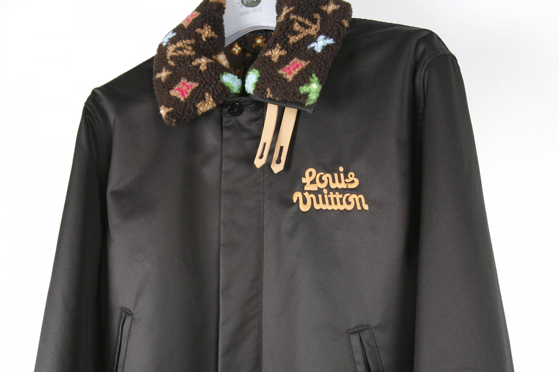 [Louis vuitton 루이비통]컬러풀 플러시칼라코튼재킷 상세