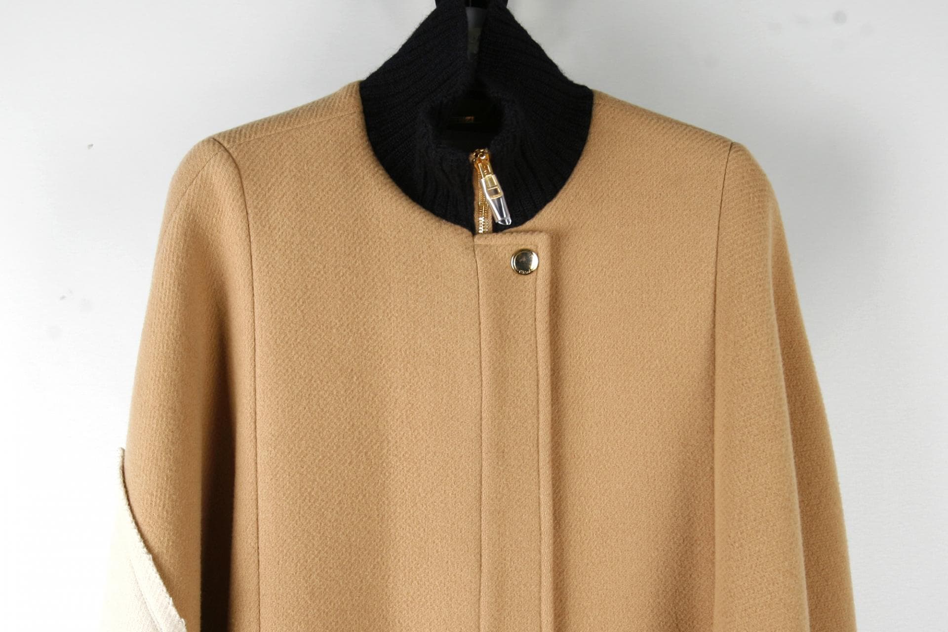 [Chloé 클로에] 버진울컬러블록패턴케이프 상세