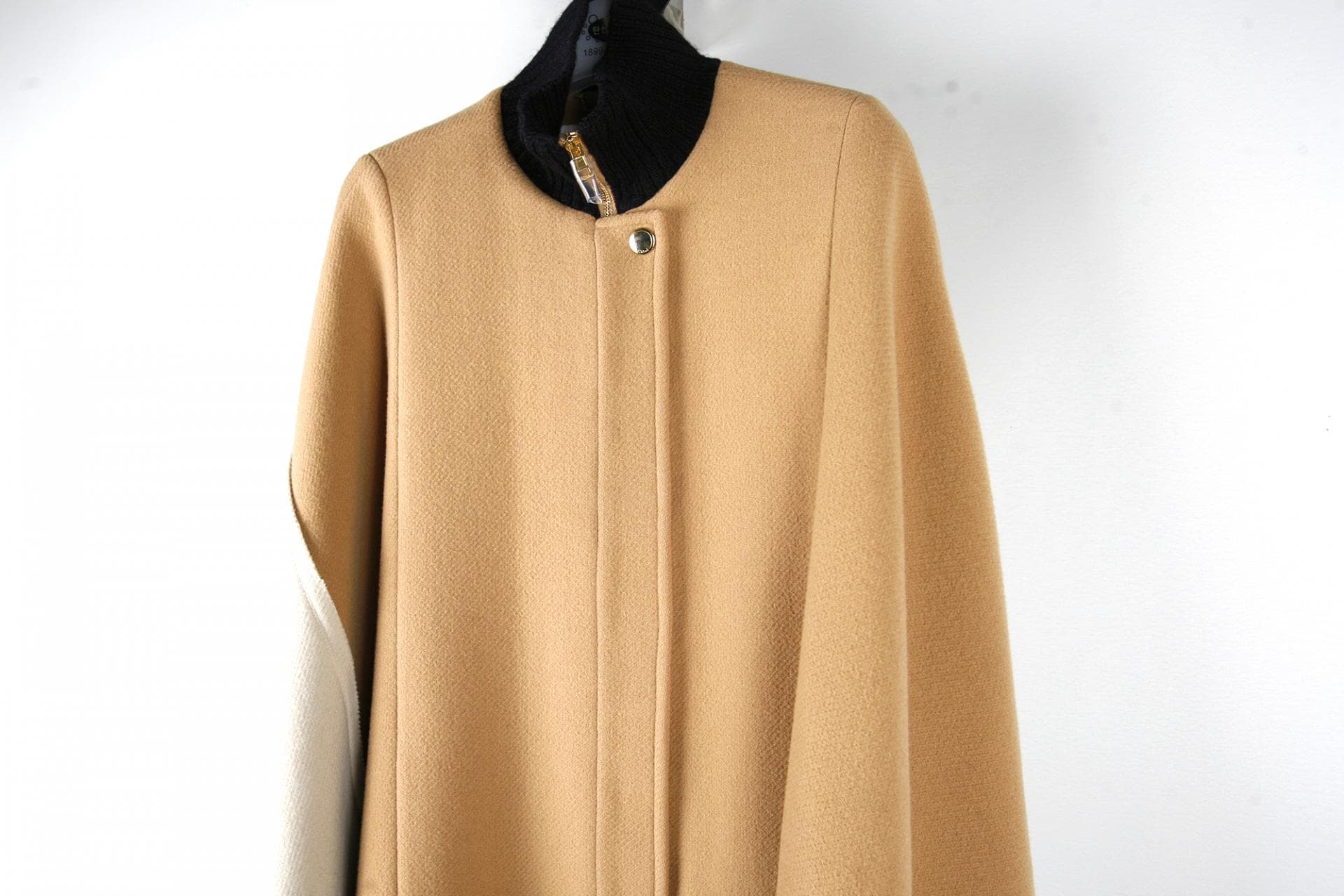 [Chloé 클로에] 버진울컬러블록패턴케이프 상세