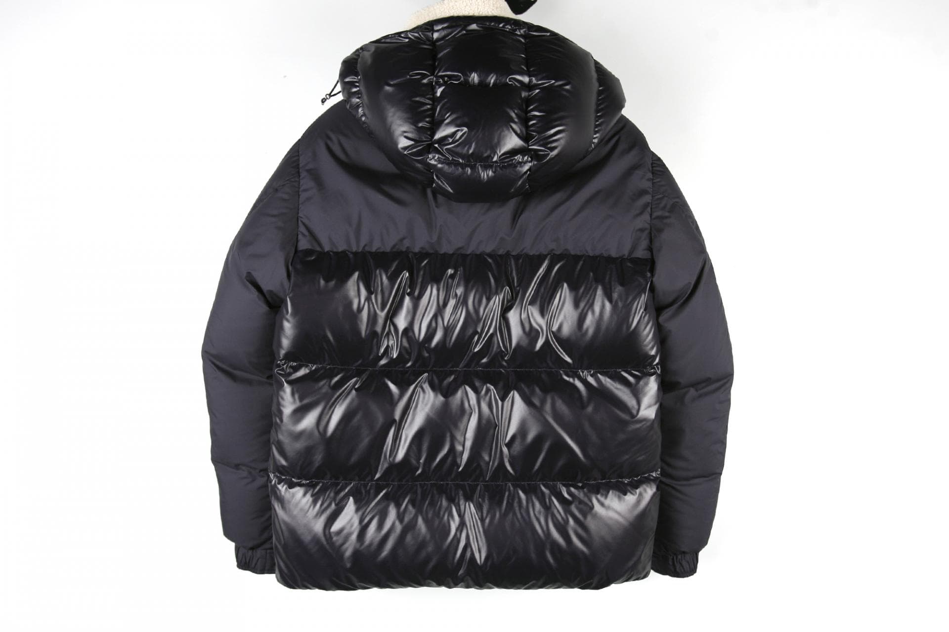 [MONCLER 몽클레르]버뮤다다운재킷 상세