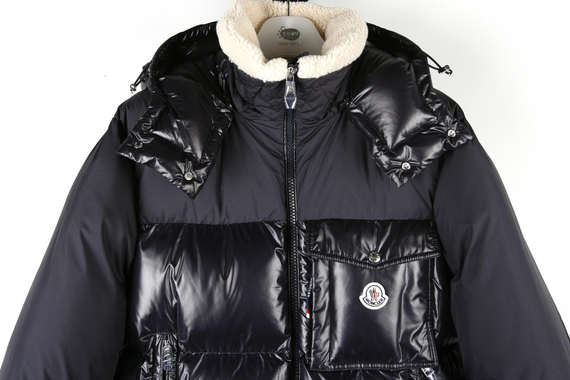 [MONCLER 몽클레르]버뮤다다운재킷 상세