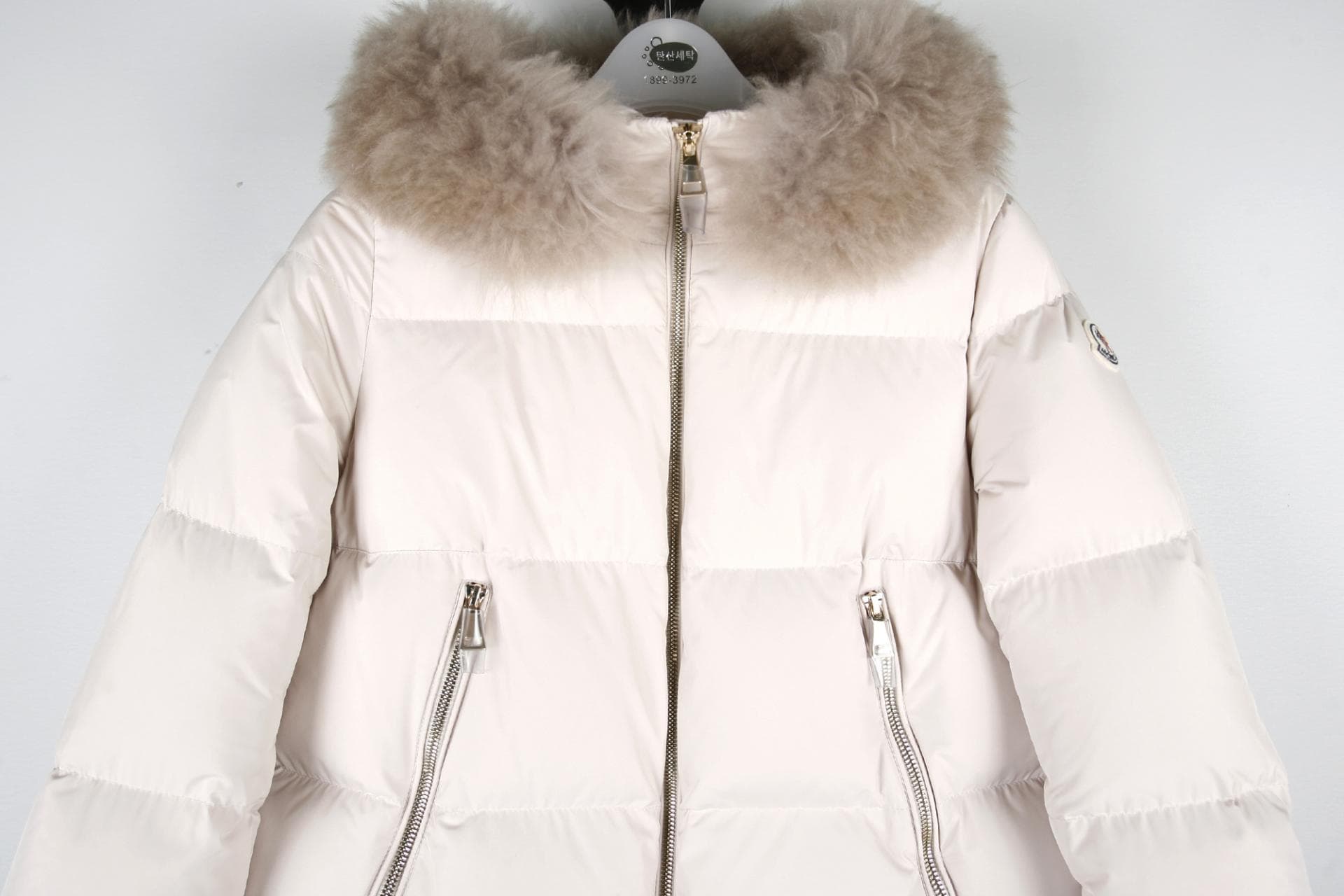 [ MONCLER 몽클레르]라이체퍼숏패딩 상세