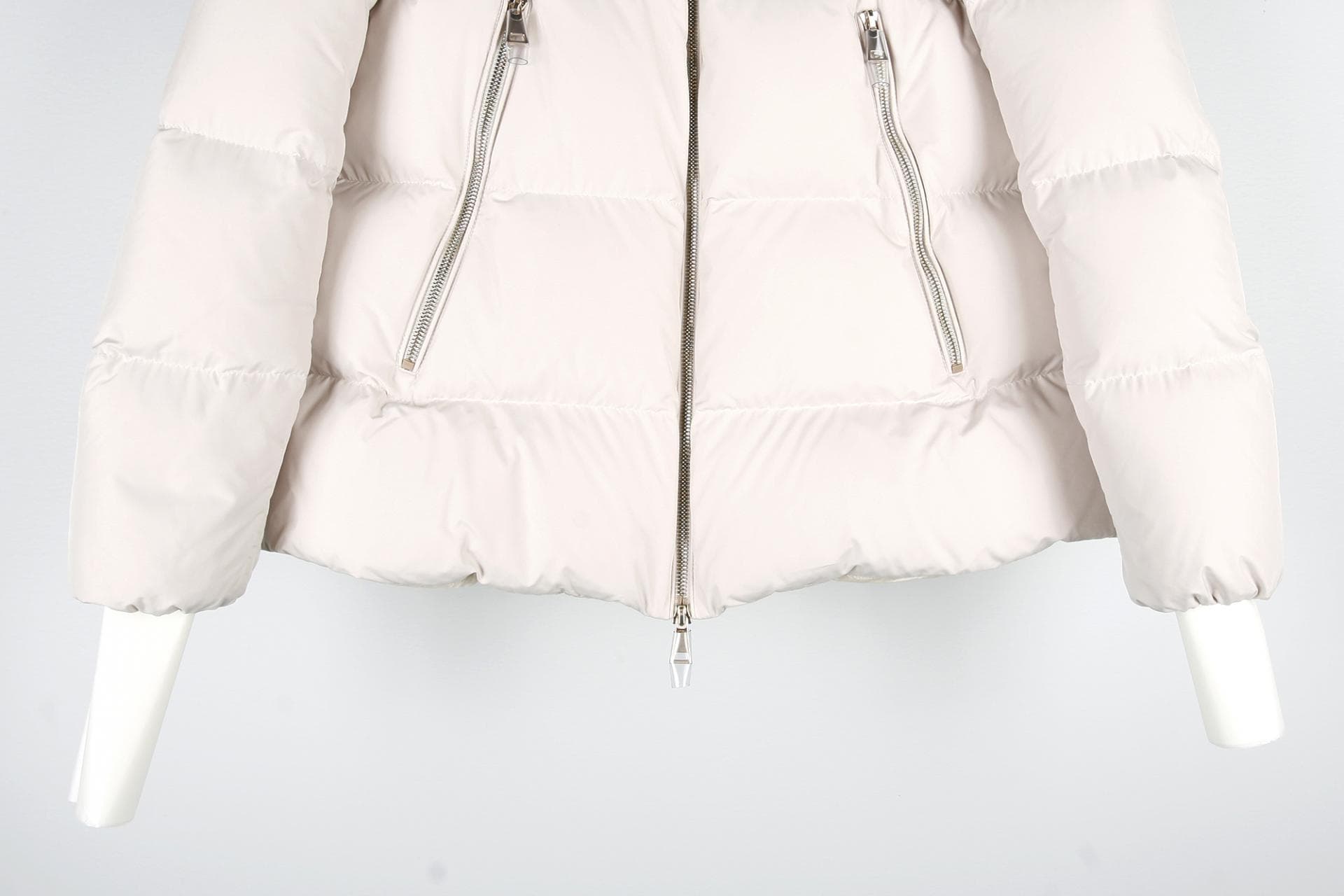 [ MONCLER 몽클레르]라이체퍼숏패딩 상세