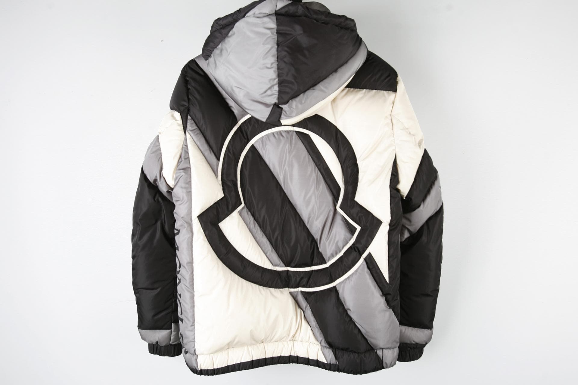 [ MONCLER 몽클레르]크레이그 그린 플런저 재킷 상세