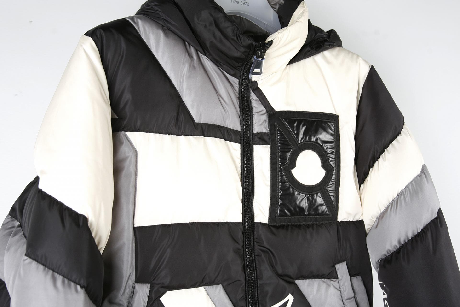 [ MONCLER 몽클레르]크레이그 그린 플런저 재킷 상세