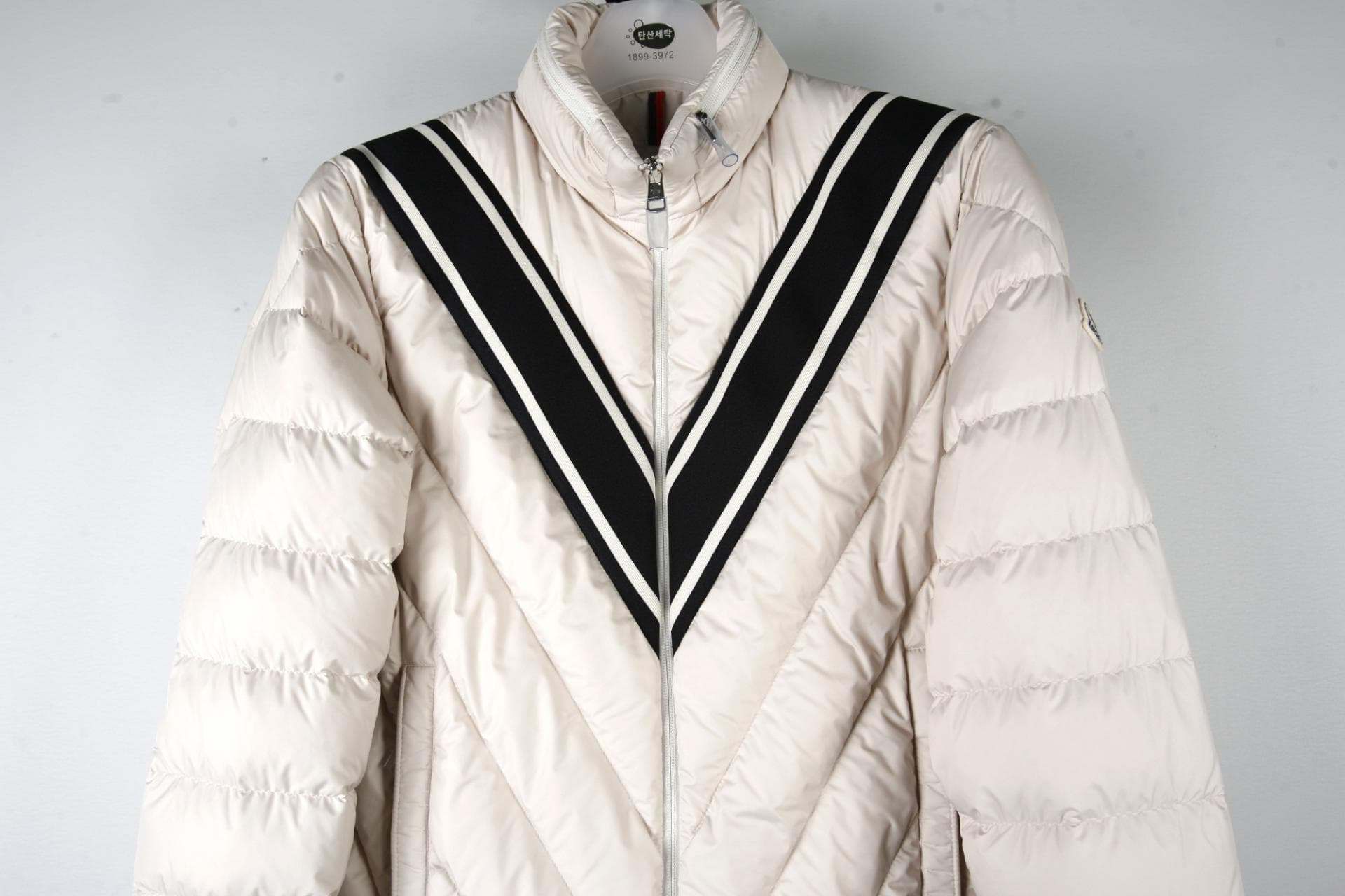 [MONCLER 몽클레르]발롯쇼트다운재킷베이지 상세