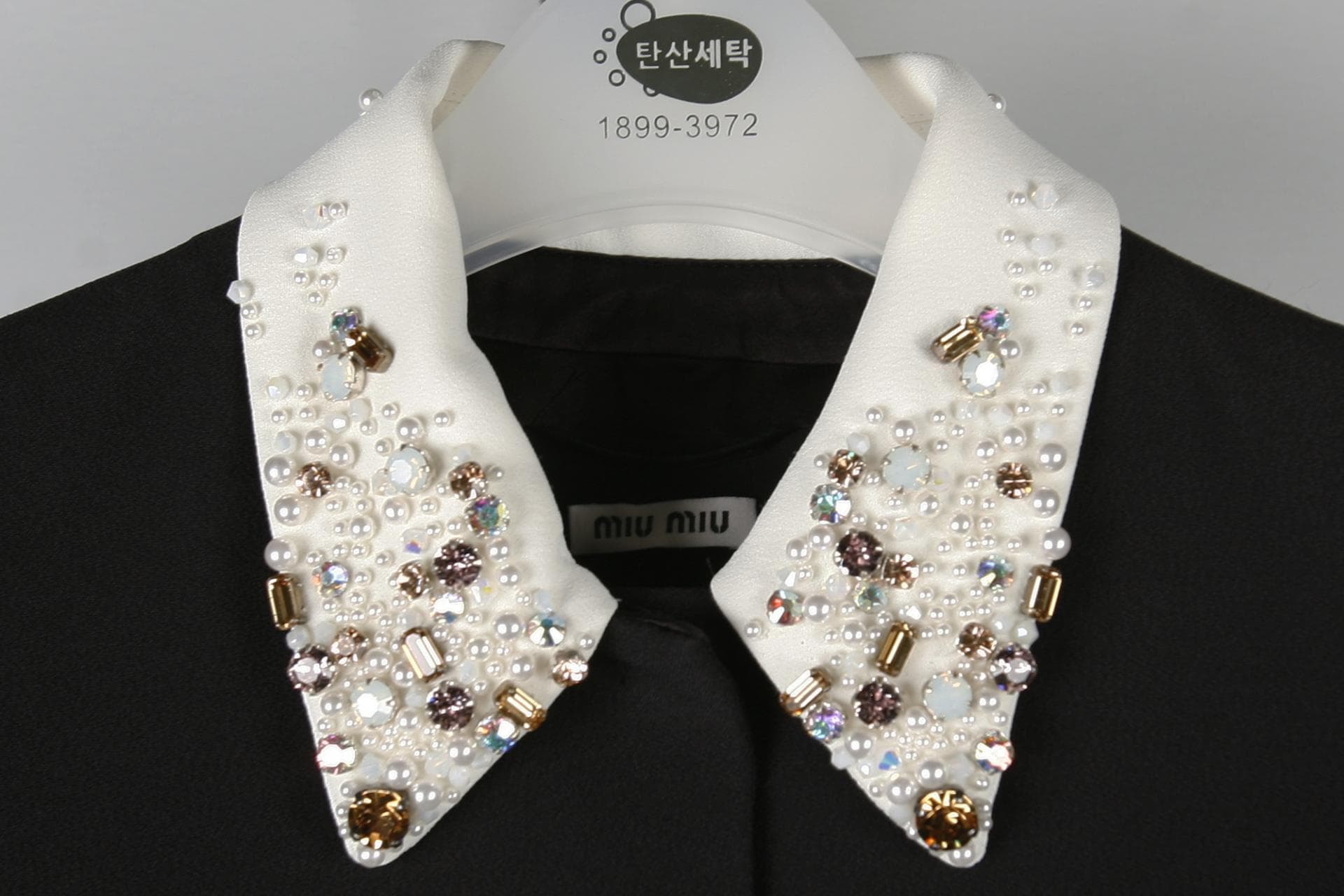 [Miu Miu 미우미우] 장식 칼라 캐디 재킷 상세
