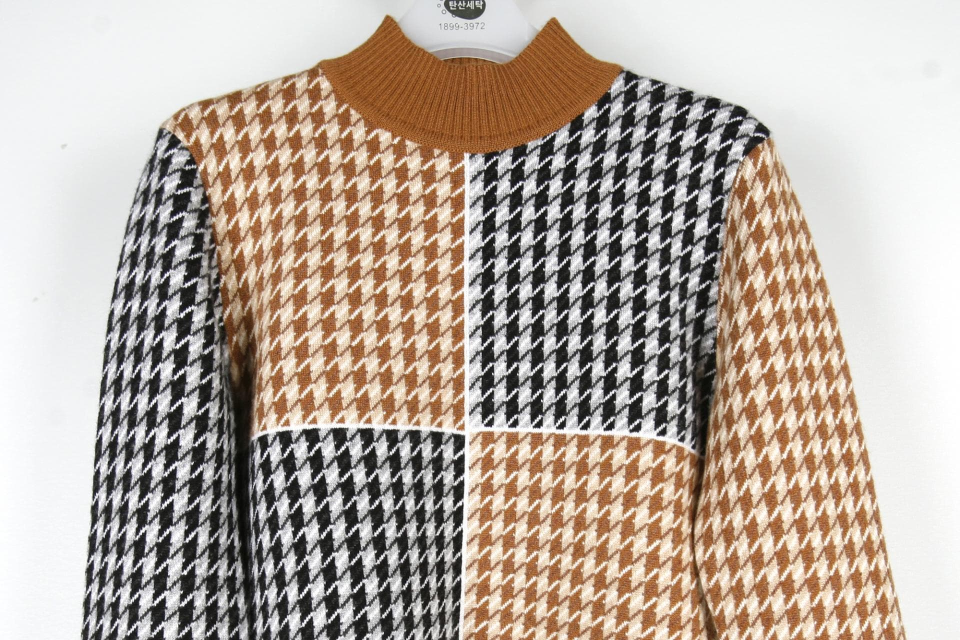 [ Hermès 에르메스] 캐멀 & 네이비캐시미어2019하운드모크넥 스웨터 상세