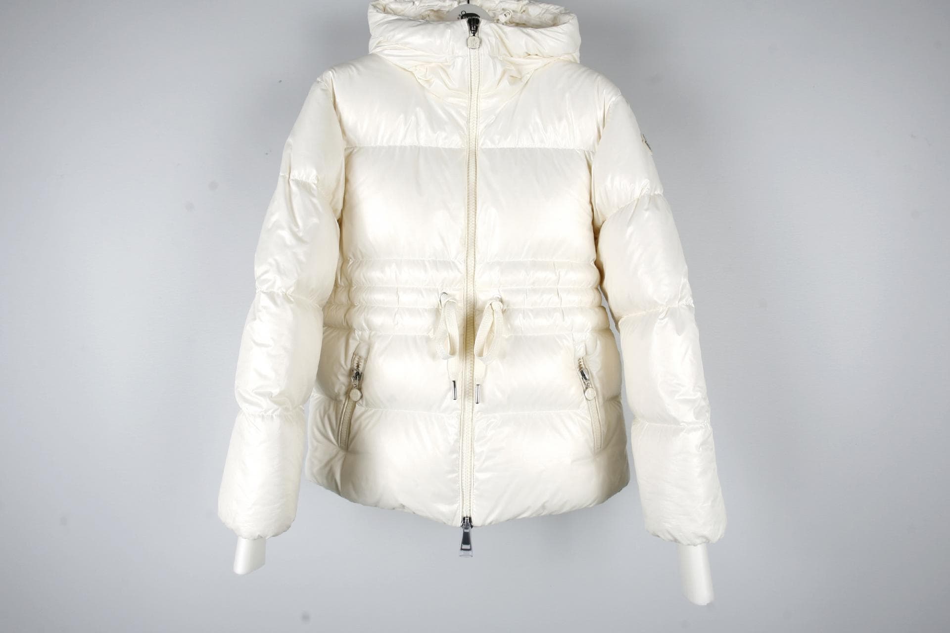 [MONCLER 몽클레르] 탈레브 숏 다운 재킷 화이트