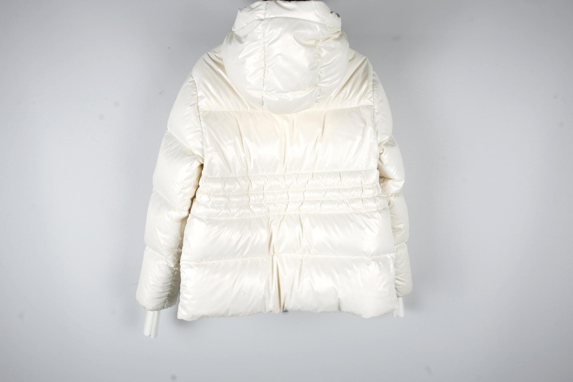 [MONCLER 몽클레르] 탈레브 숏 다운 재킷 화이트 상세