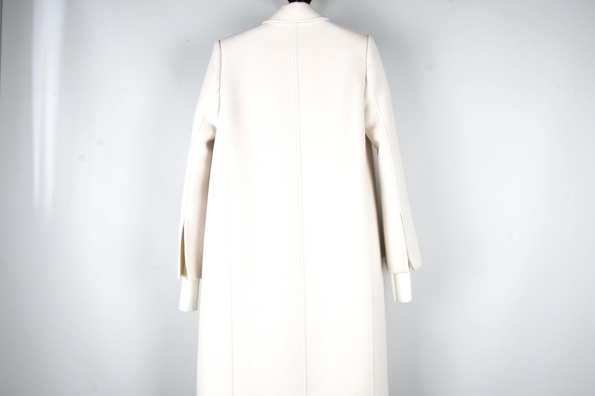 [FENDI 펜디] 아이보리더블브레스티드코트 상세