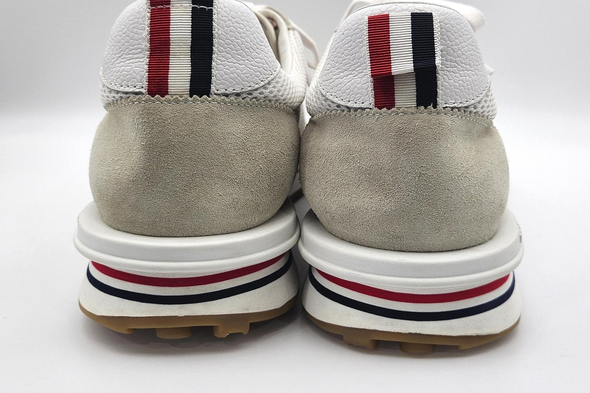 [ Thom Browne 톰브라운]파인 키드 스웨이드 테크 스니커즈 상세