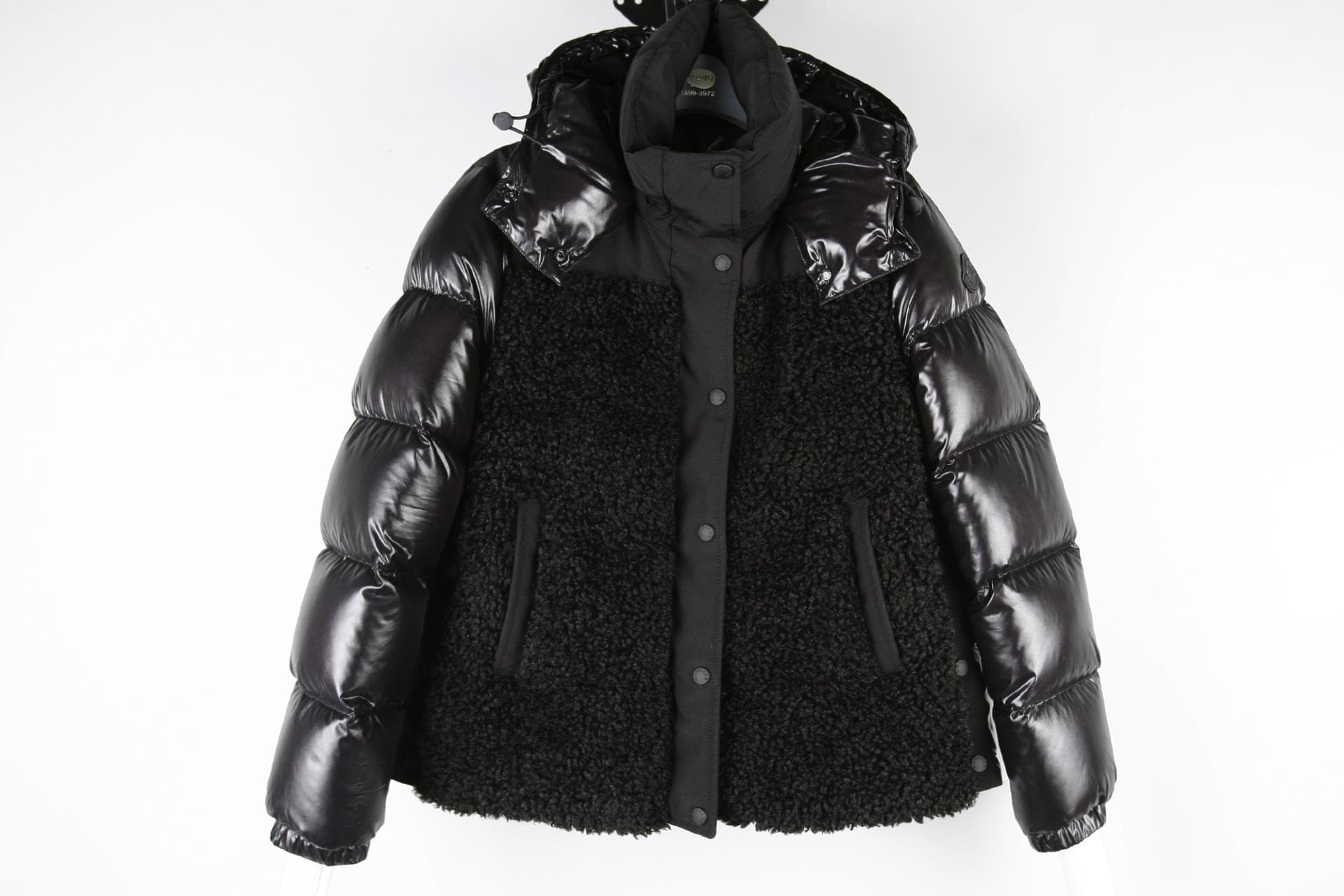 [ MONCLER 몽클레르]몽클레르 블랙 시어링 믹스 패딩 재킷