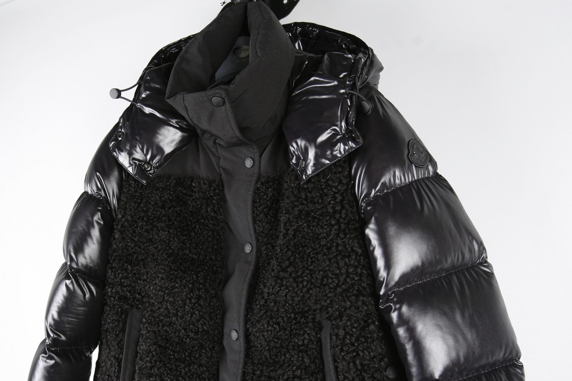[ MONCLER 몽클레르]몽클레르 블랙 시어링 믹스 패딩 재킷 상세