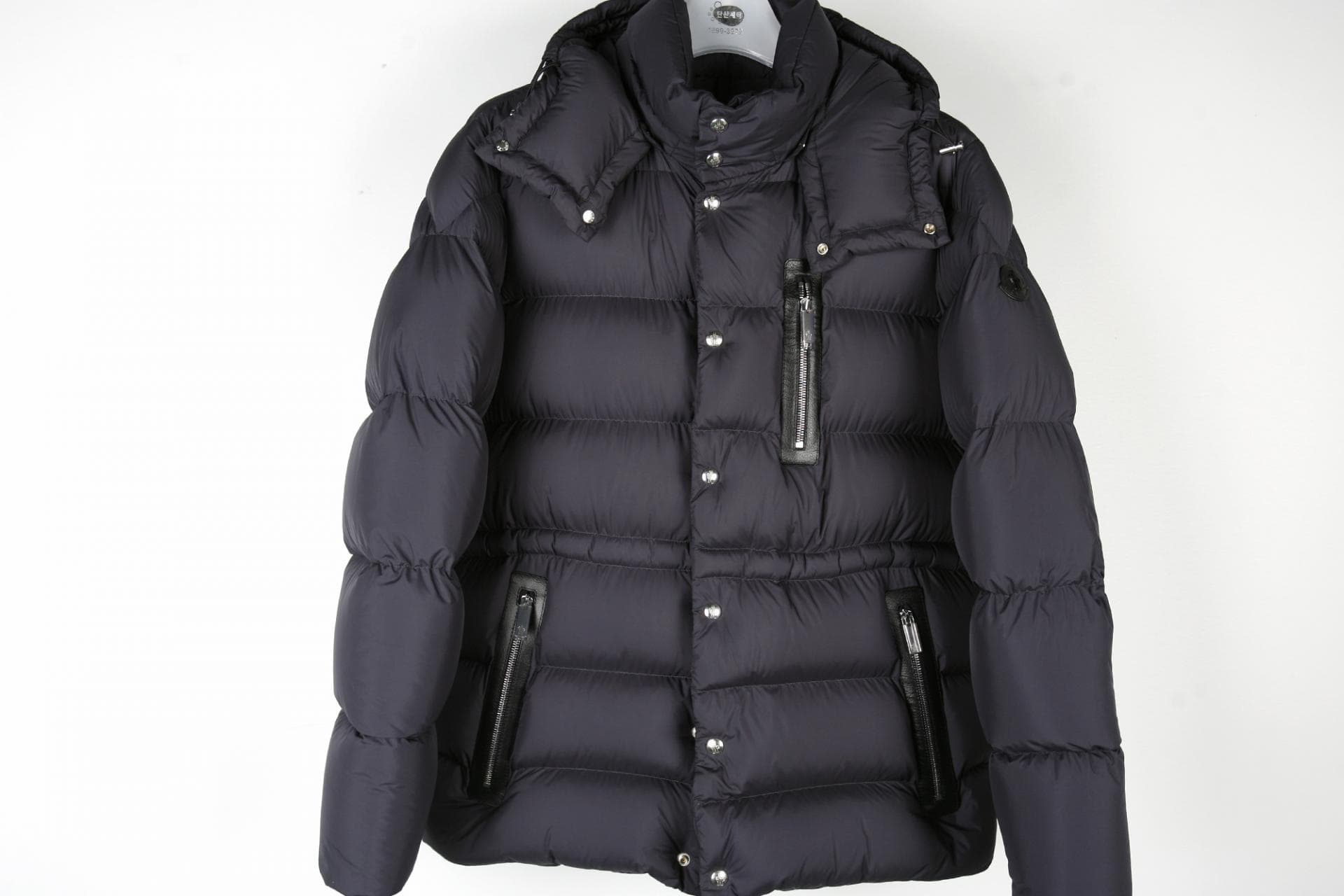 [MONCLER 몽클레르]Bauges 바우게스 쇼트 다운 재킷