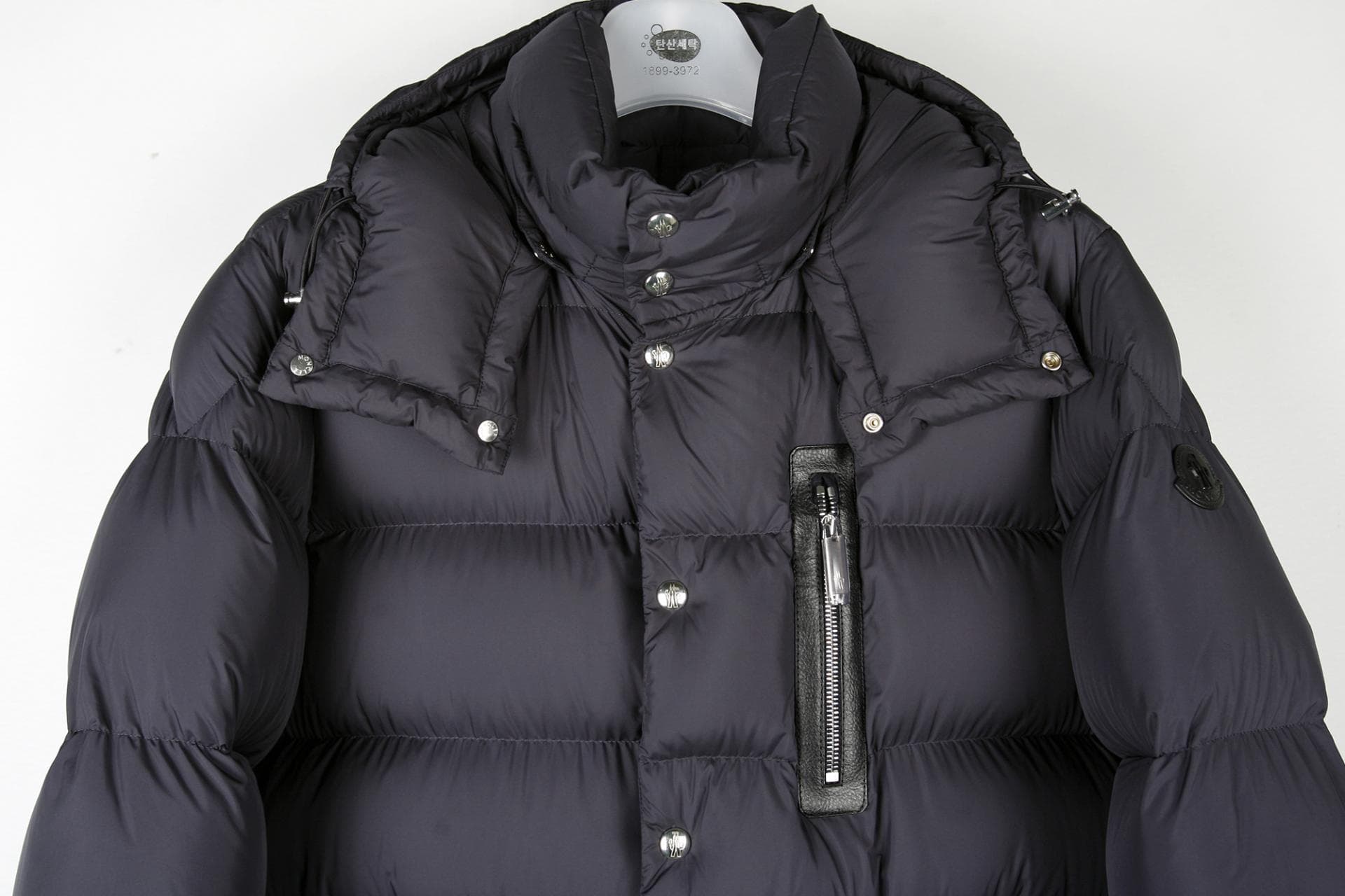 [MONCLER 몽클레르]Bauges 바우게스 쇼트 다운 재킷 상세