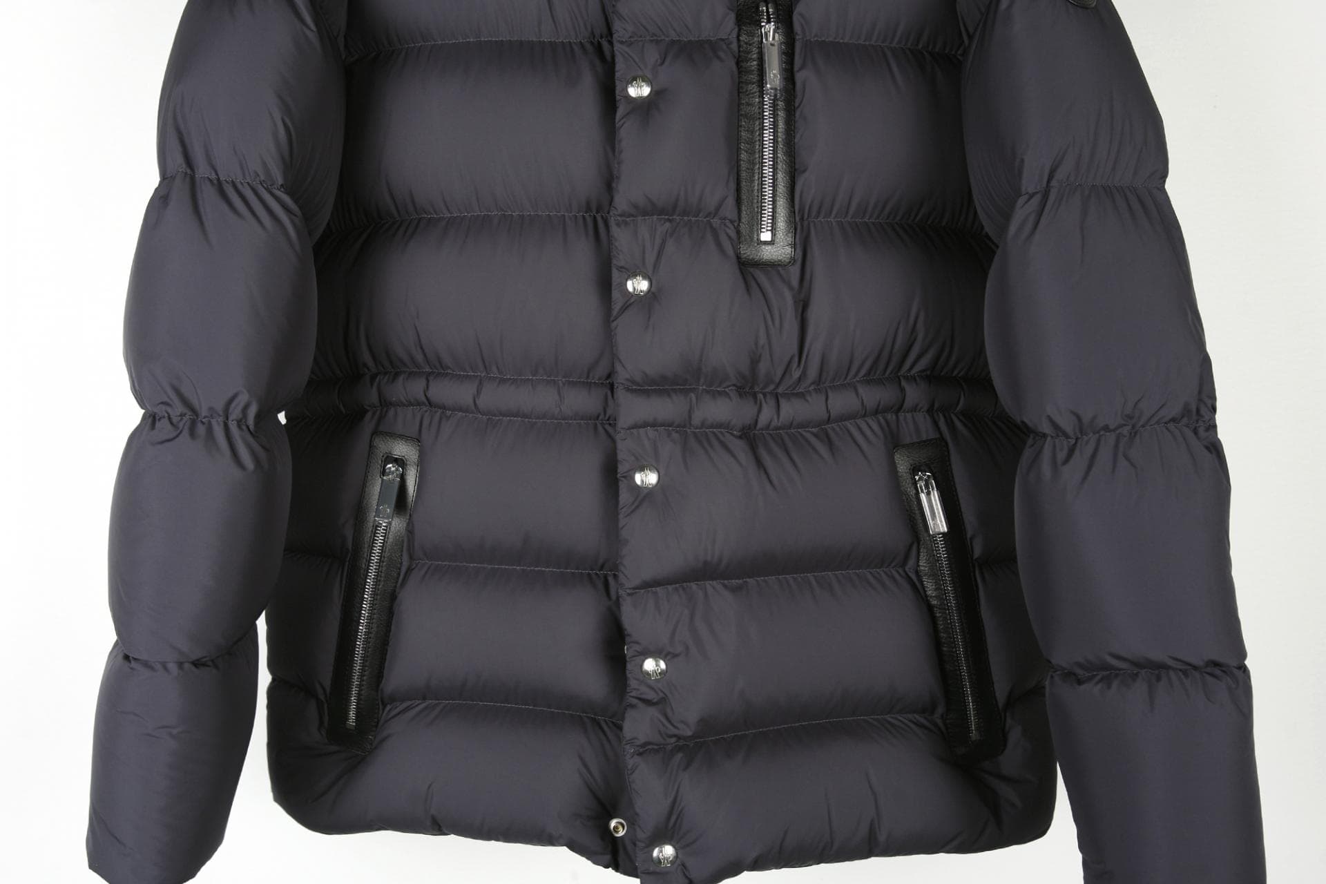 [MONCLER 몽클레르]Bauges 바우게스 쇼트 다운 재킷 상세