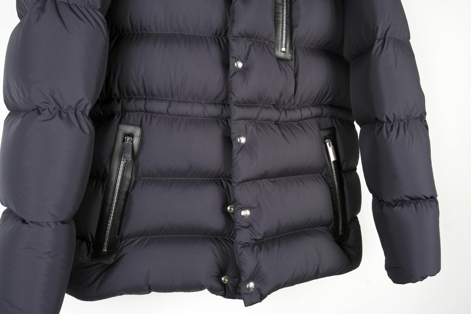 [MONCLER 몽클레르]Bauges 바우게스 쇼트 다운 재킷 상세