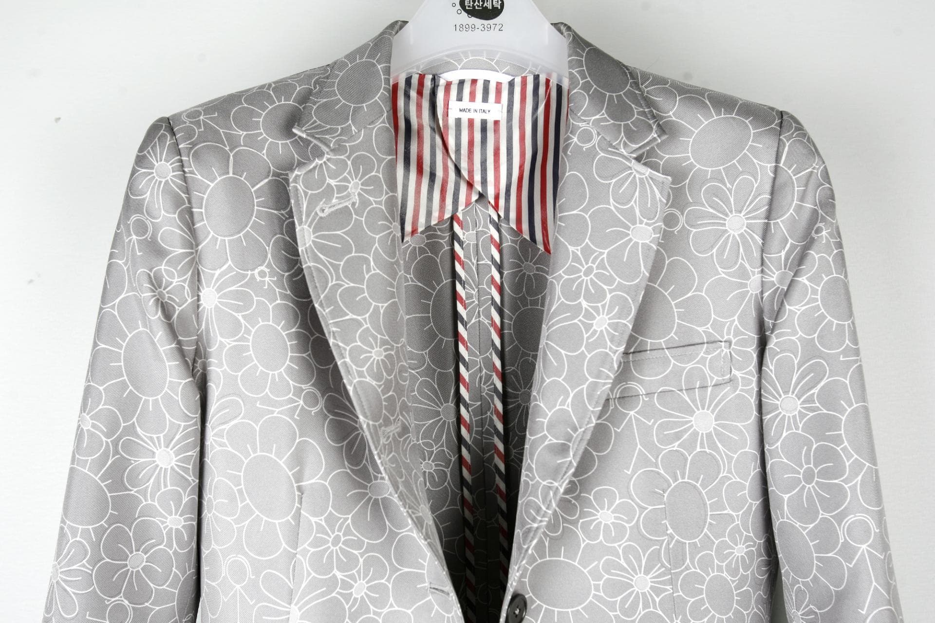 [Thom Browne 톰브라운]그레이 실크 플로럴 패턴 블레이저 재킷 상세