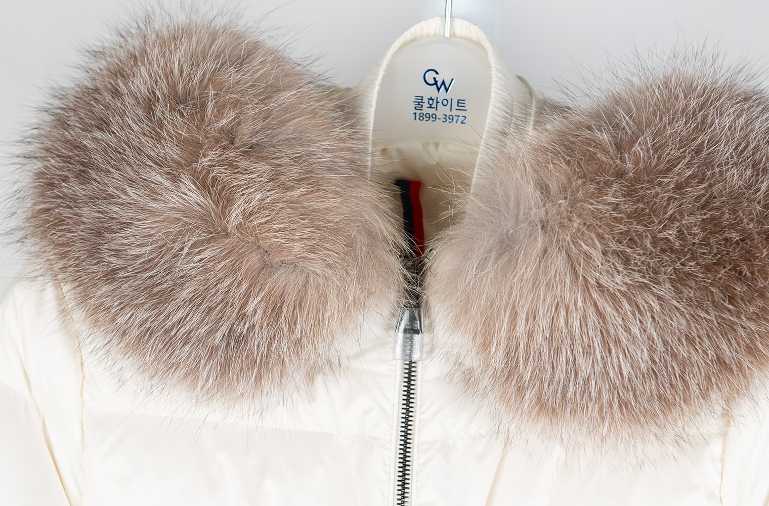 [MONCLER 몽클레르] 퍼 다운 패딩 상세
