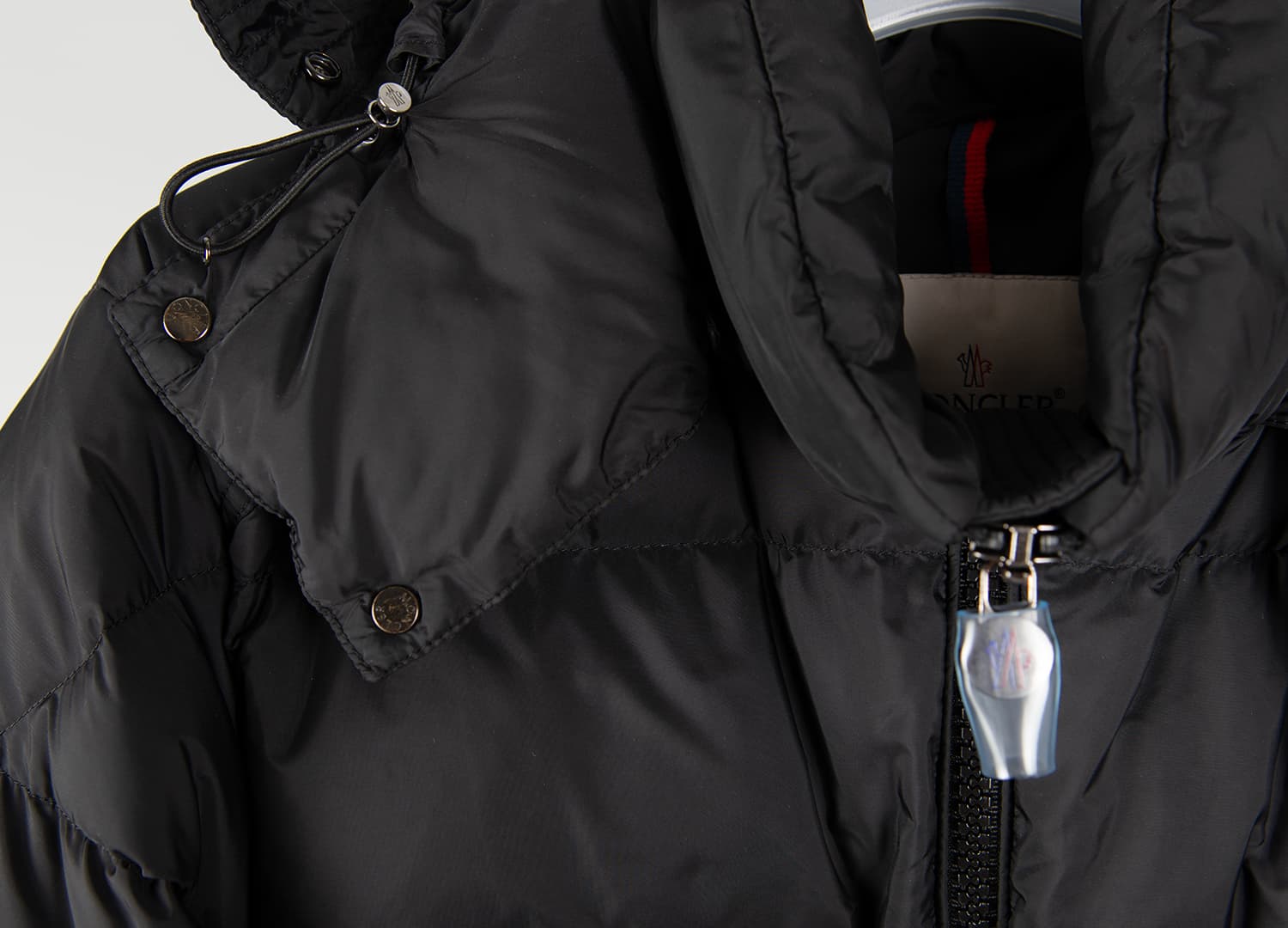 [MONCLER 몽클레르] 몽클레르 마야 패딩 자켓 상세