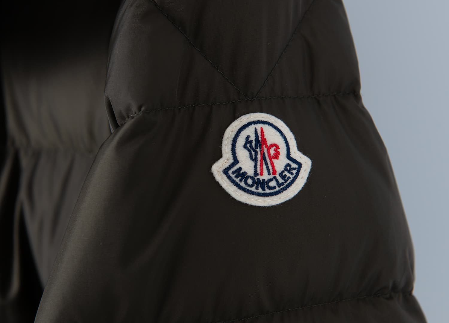 [MONCLER 몽클레르] 클루니 구스다운 패딩 상세