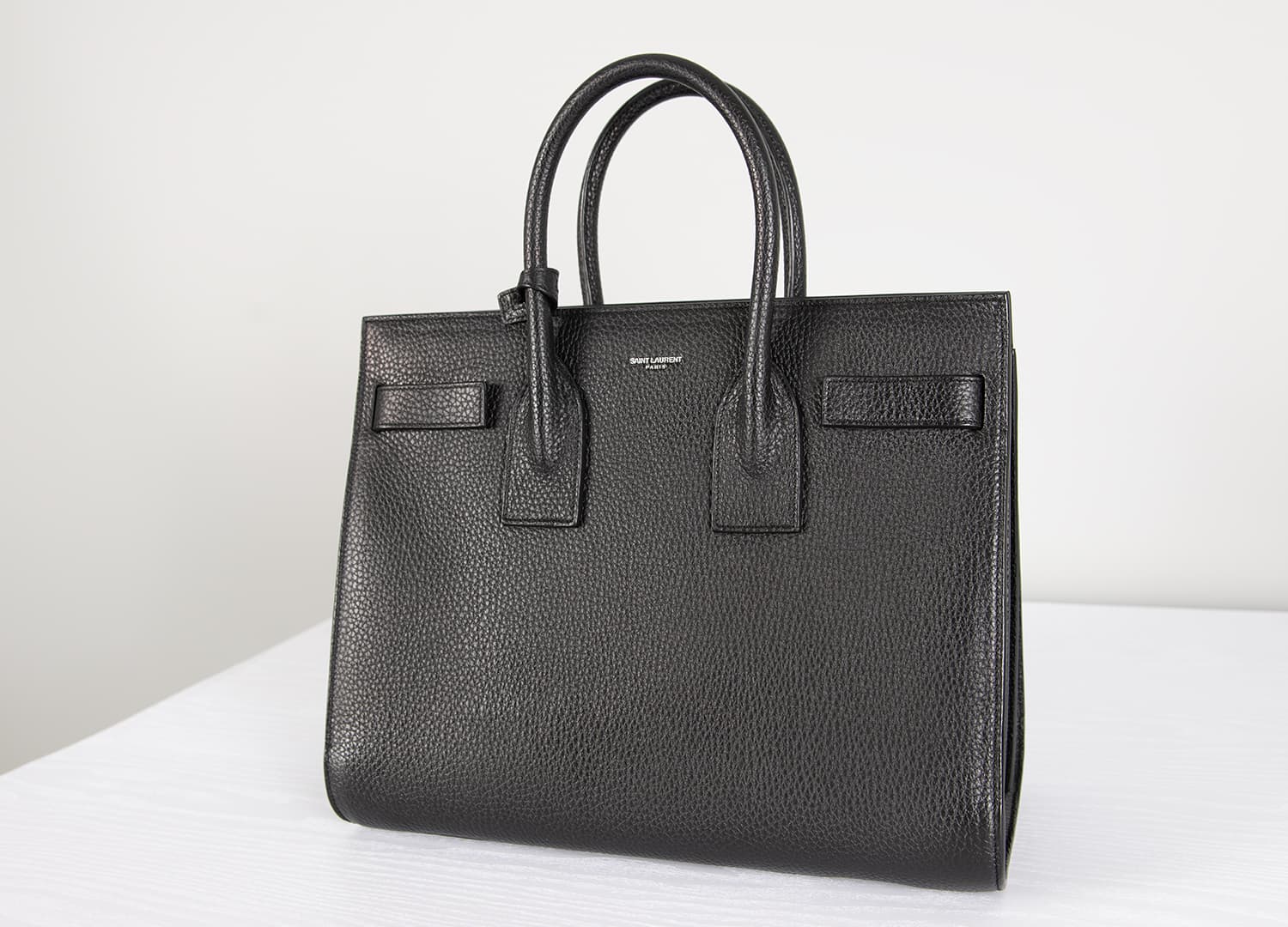 [Saint Laurent 생로랑] 삭드쥬르백 상세